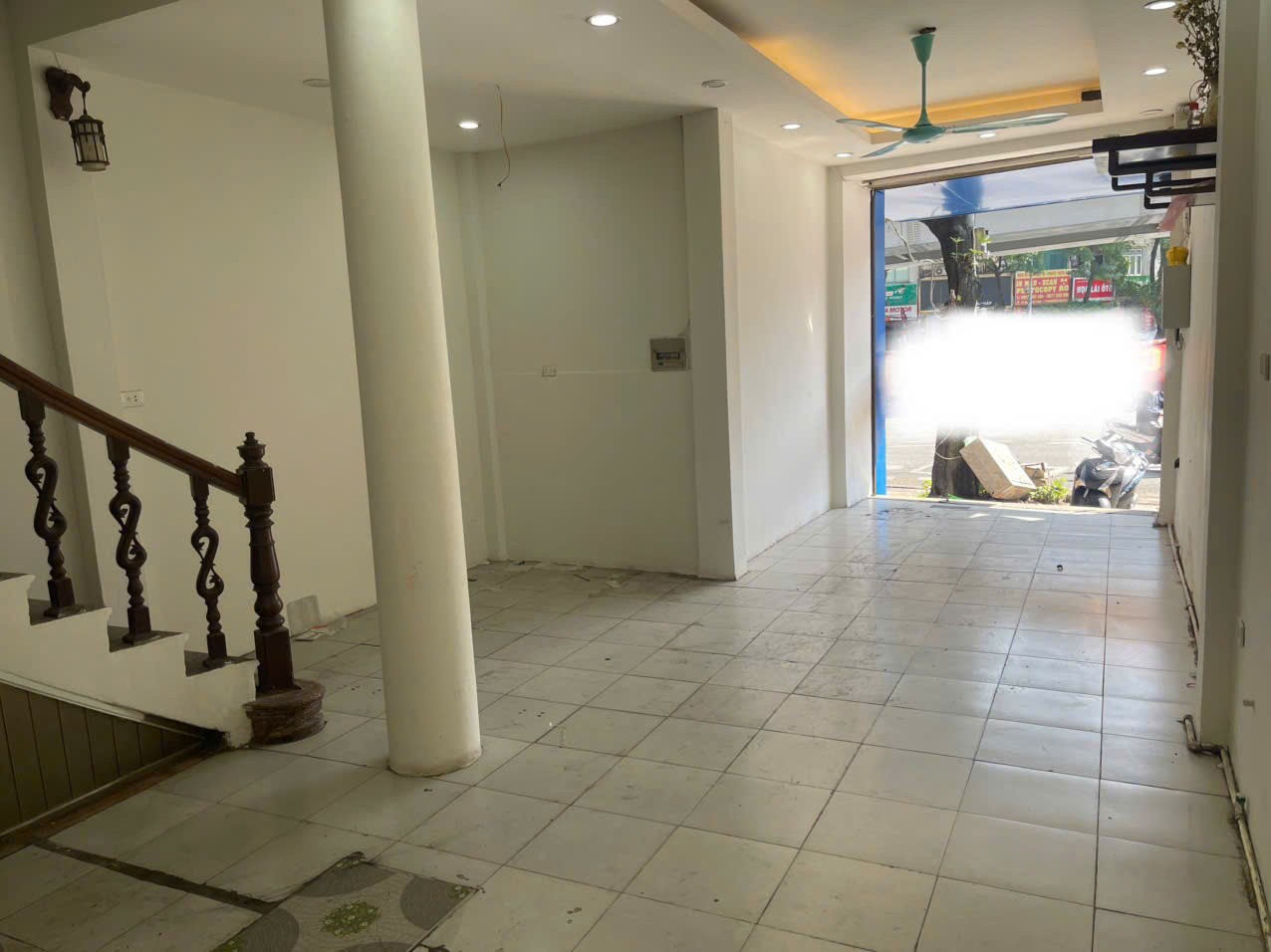 Cho thuê nhà MP Nguyễn Chí Thanh, Đống Đa 45m x 4T giá 28tr, VỈA HÈ TO, KD ĐA DẠNG