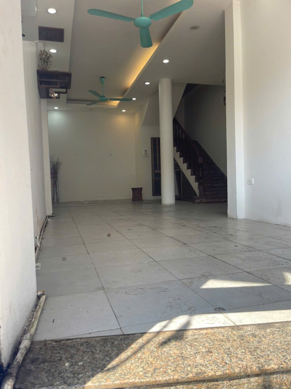 Cho thuê nhà MP Nguyễn Chí Thanh, Đống Đa 45m x 4T giá 28tr, VỈA HÈ TO, KD ĐA DẠNG 2