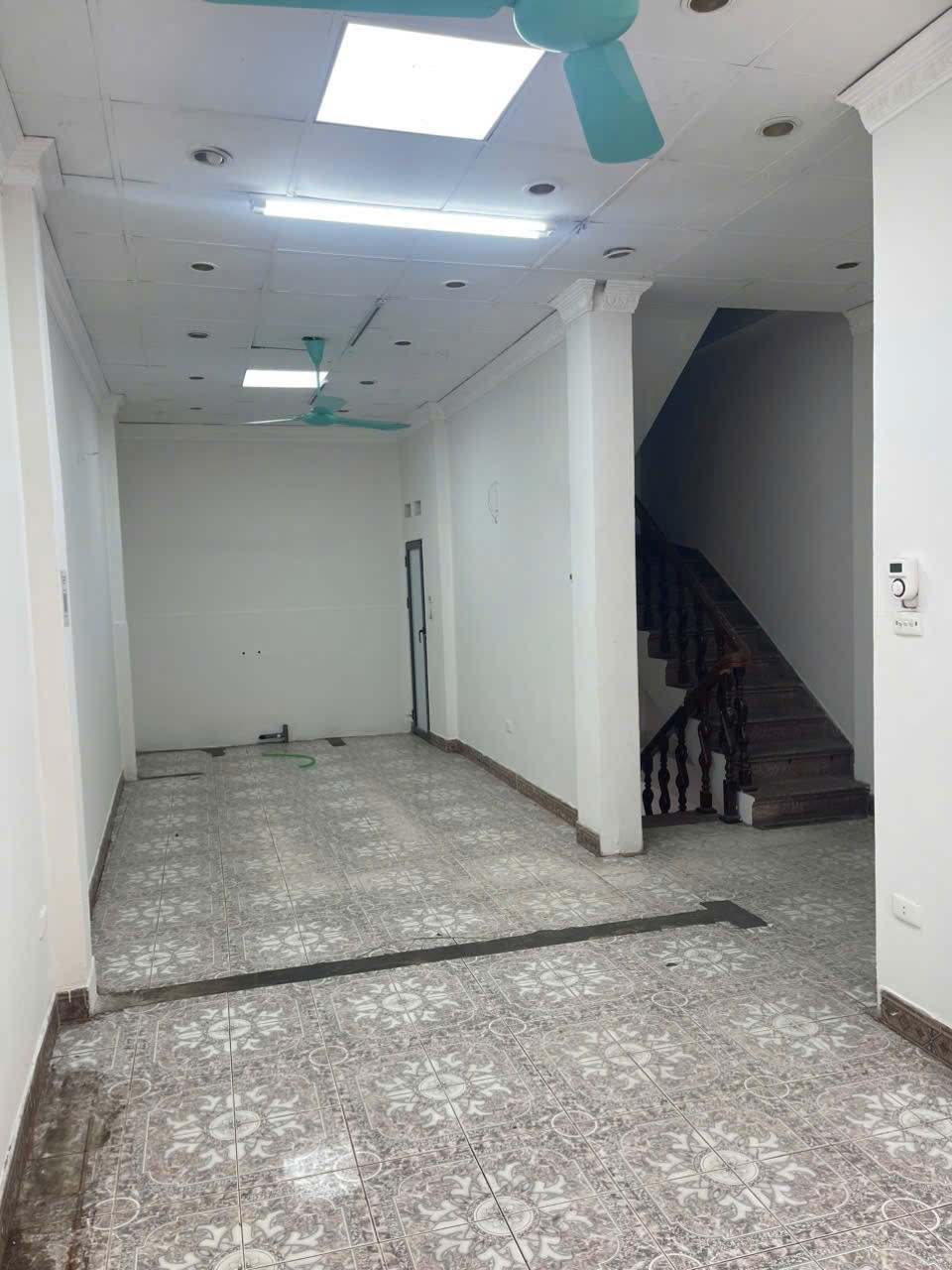 Cho thuê nhà MP Nguyễn Chí Thanh, Đống Đa 45m x 4T giá 28tr, VỈA HÈ TO, KD ĐA DẠNG 4