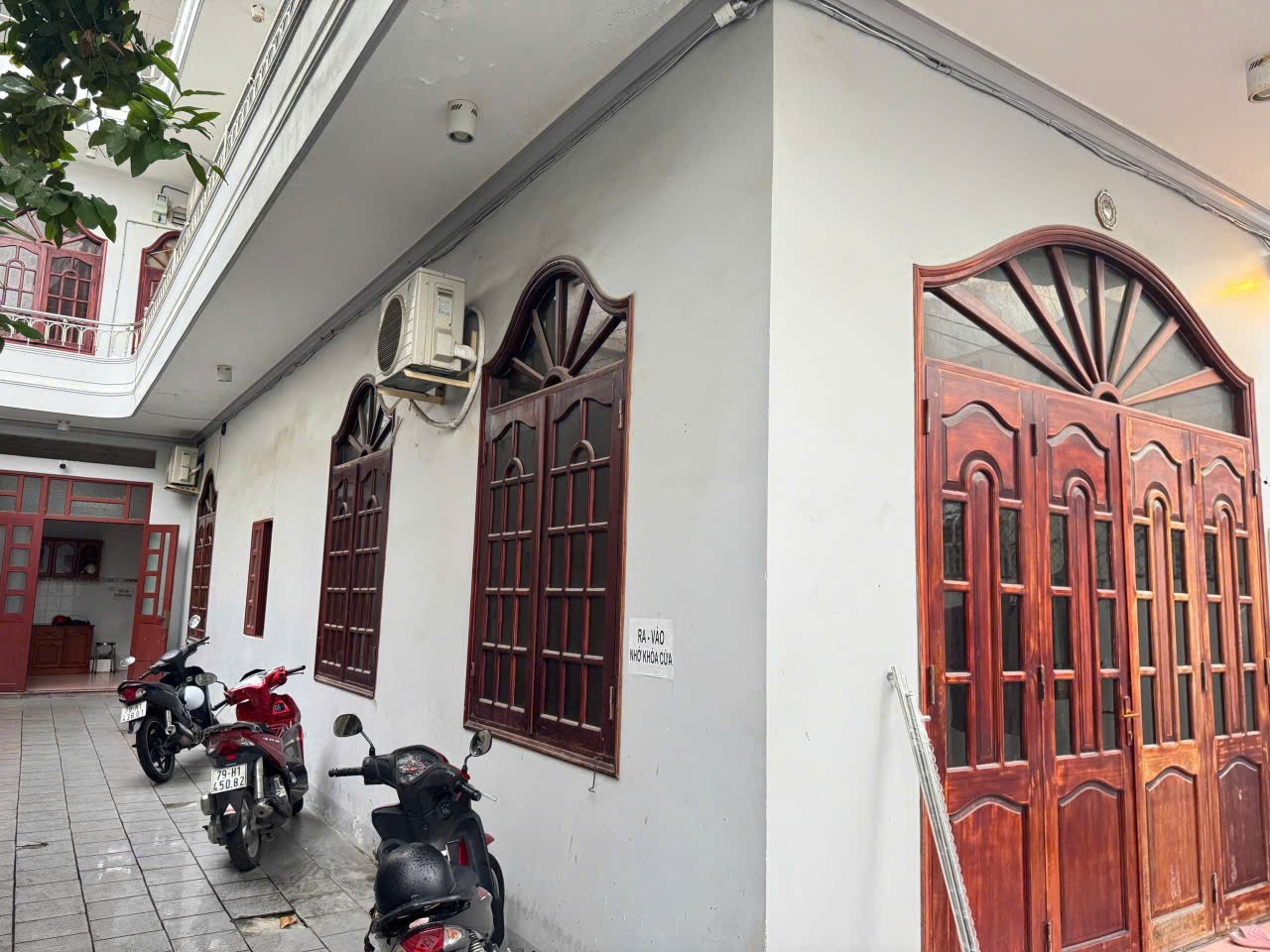 Bán nhà 3 tầng đường Nguyễn Biểu – Nha Trang, 151m², 6 phòng ngủ, giá 12 tỷ 2