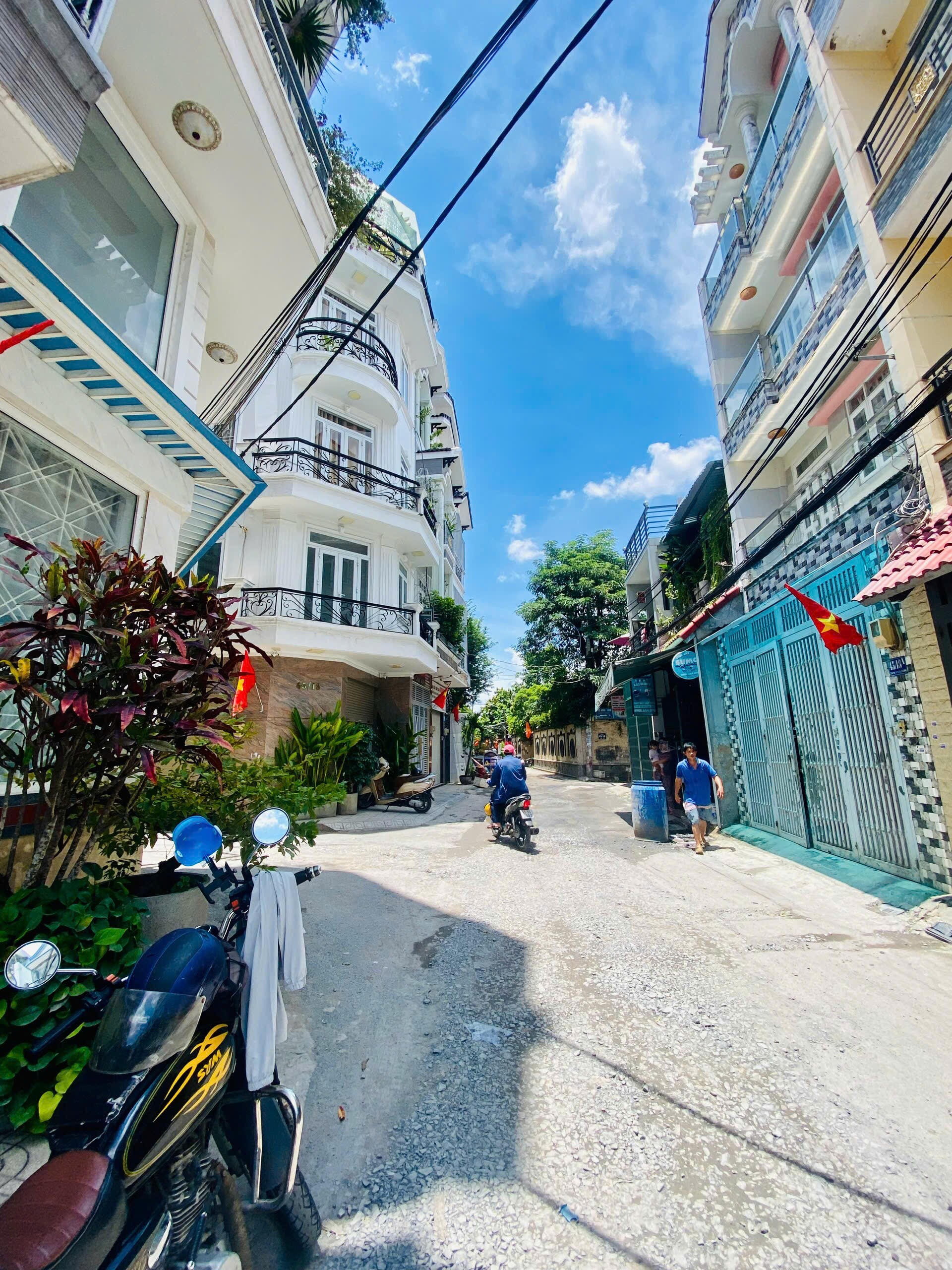 Cần bán Nhà mặt tiền đường Tân Trụ, Phường 15, Diện tích 70m², Giá 9.9 Tỷ 2