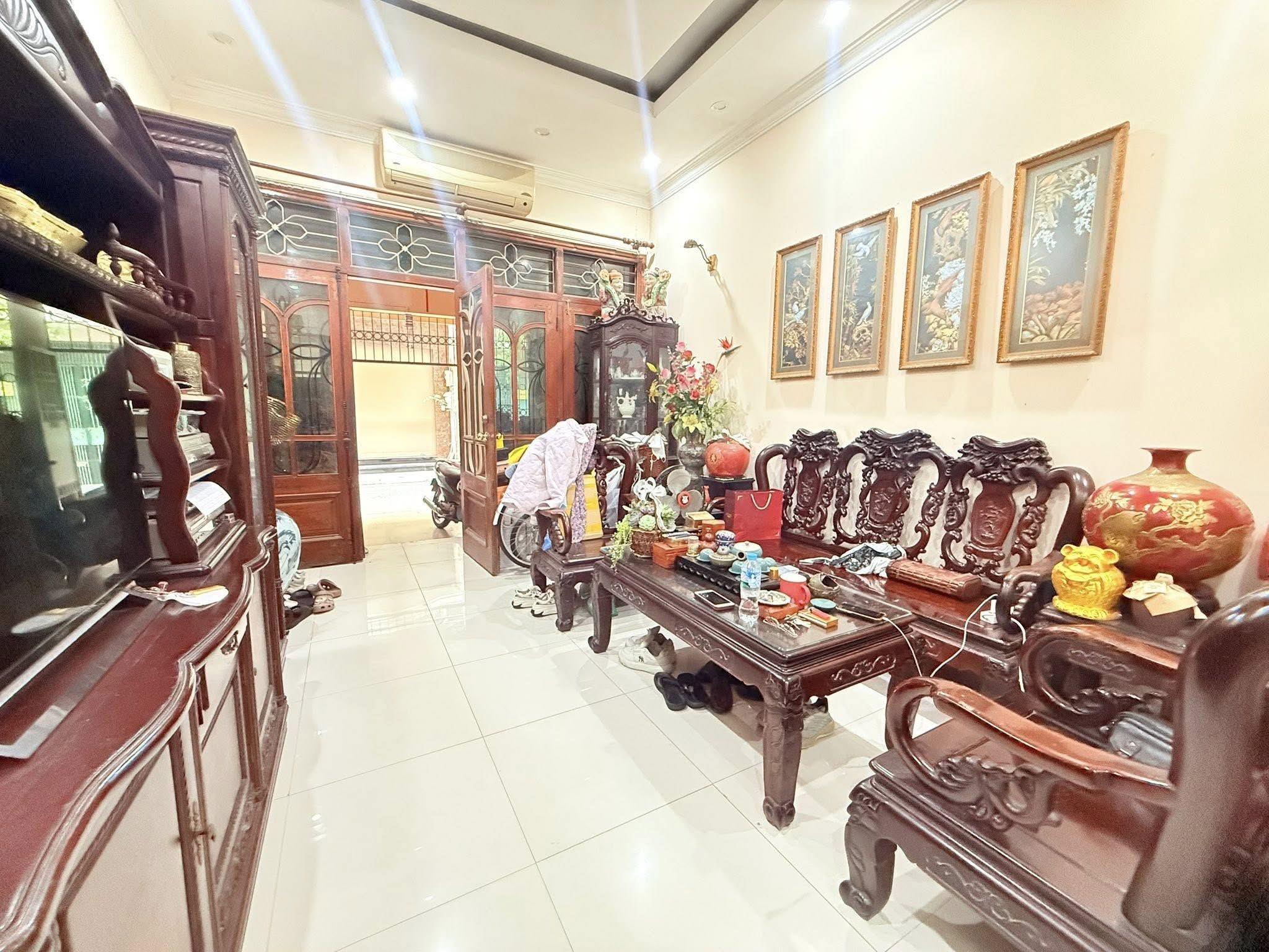 Mặt ngõ Hoàng Cầu, ô tô tránh kinh doanh, 2 thoáng, 100m, 5 tầng, 32 Tỷ 2