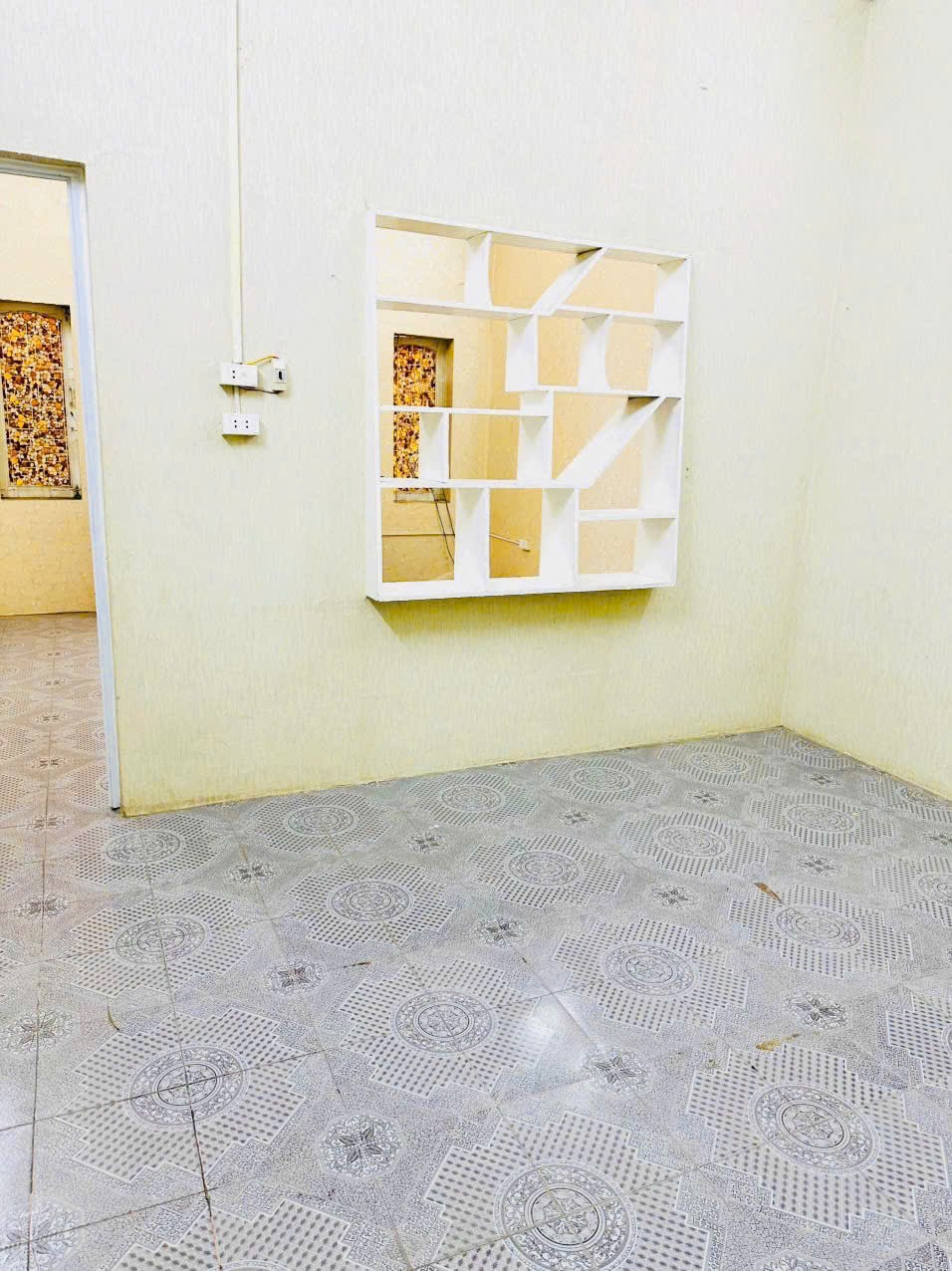 Cho thuê nhà riêng ngõ 141 Nguyễn Khang, Cầu Giấy 80m x 3T giá 14tr, Ô TÔ ĐỖ CỬA 3