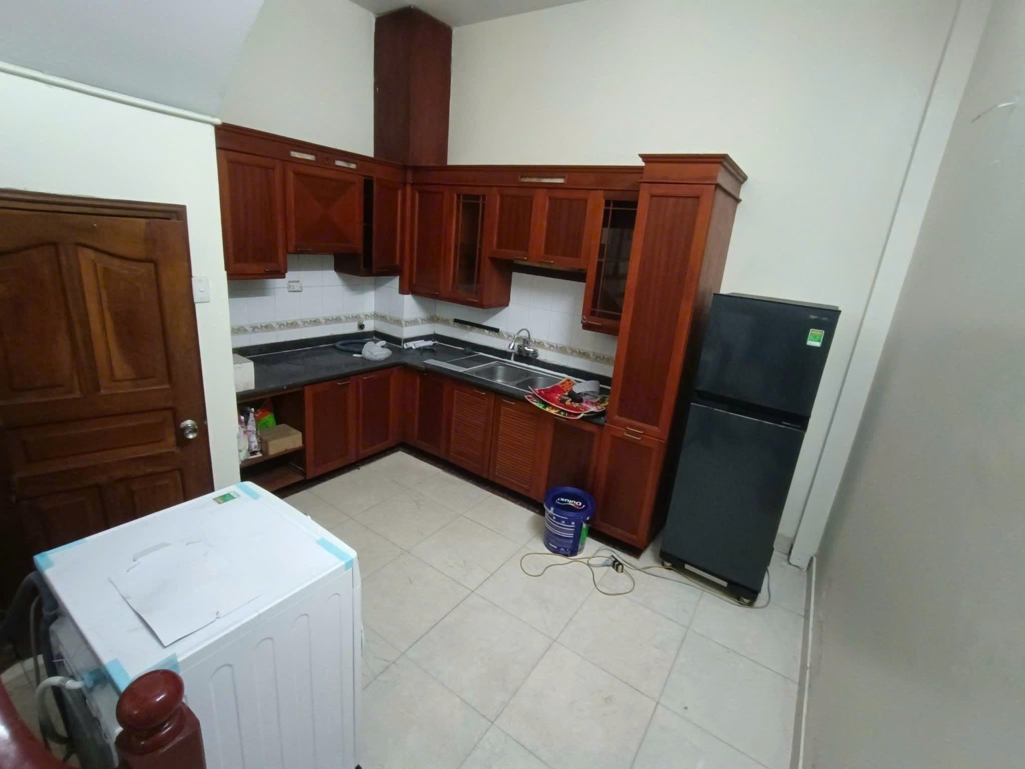 Cho thuê nhà riêng ngõ 143 Phố Nguyễn Ngọc Vũ, Cầu Giấy 35m x 5T, 4PN5VS giá 20tr 3