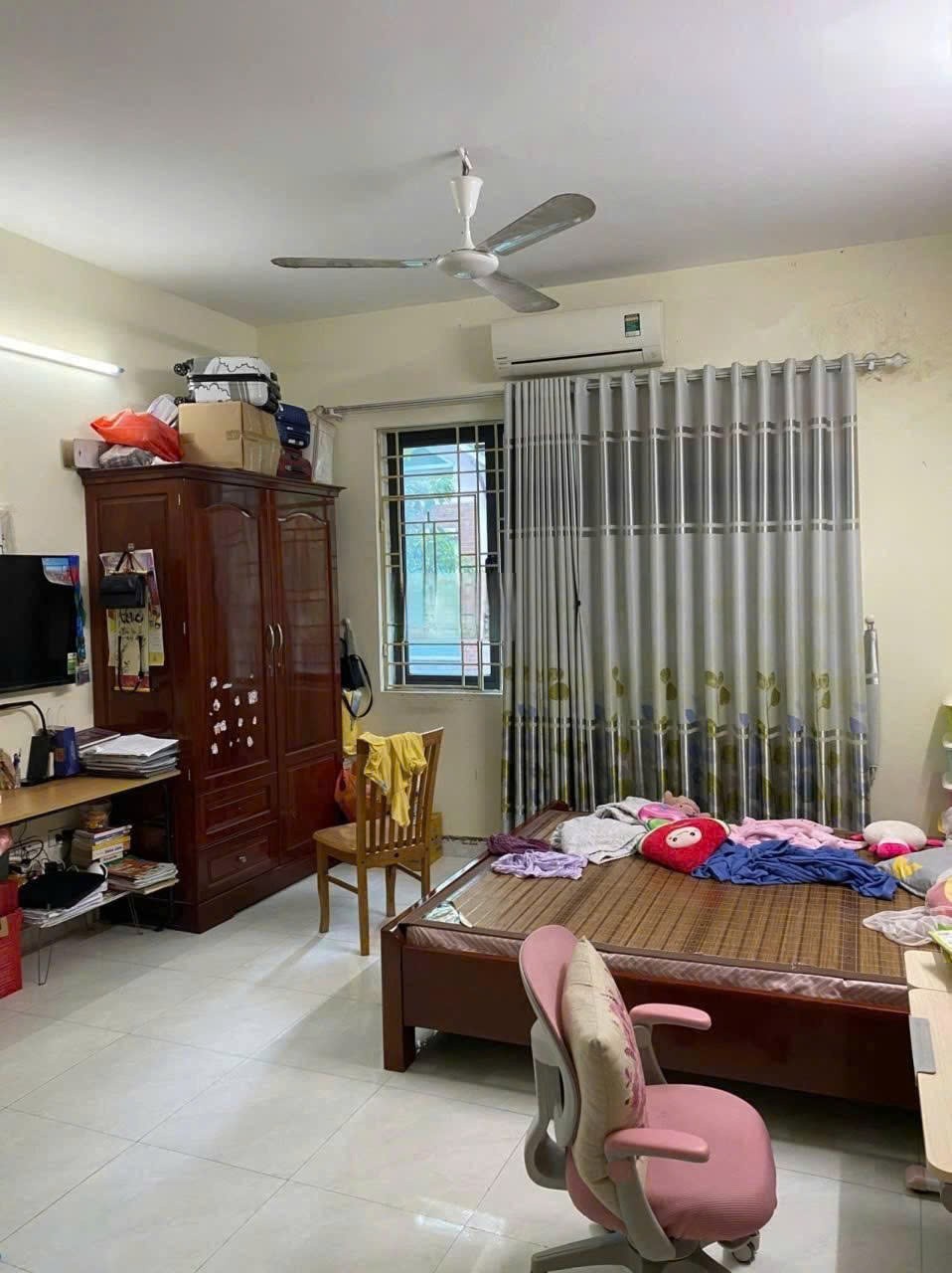 Cho thuê nhà riêng ngõ 143 Phố Nguyễn Ngọc Vũ, Cầu Giấy 35m x 5T, 4PN5VS giá 20tr 4