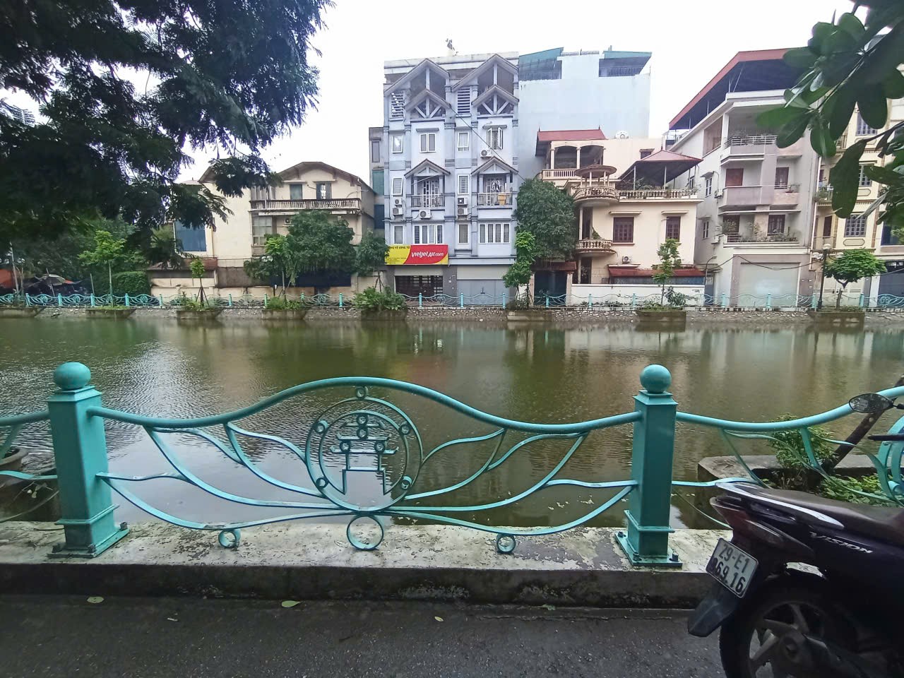 Bán nhà mặt hồ phố Quan Nhân, ô tô đỗ cửa- Kinh doanh- 3,5 tầng, DT 68m2- Mặt tiền 5.1m- Giả chỉ 3