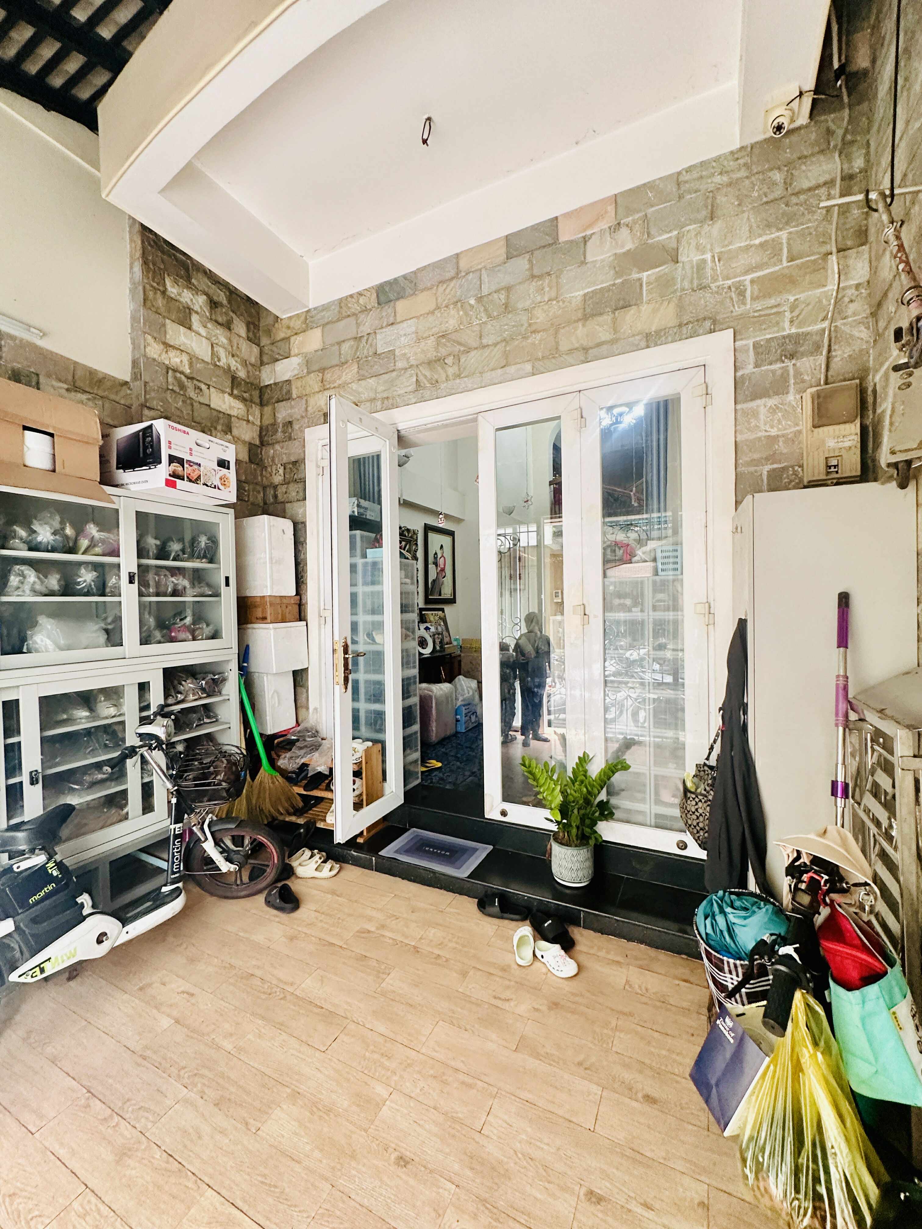 HẺM OTO THÔNG ĐẶNG VĂN NGỮ - NHÀ ĐẸP 5 TẦNG 6PN KTS THIẾT KẾ - 22.5 TỶ 9