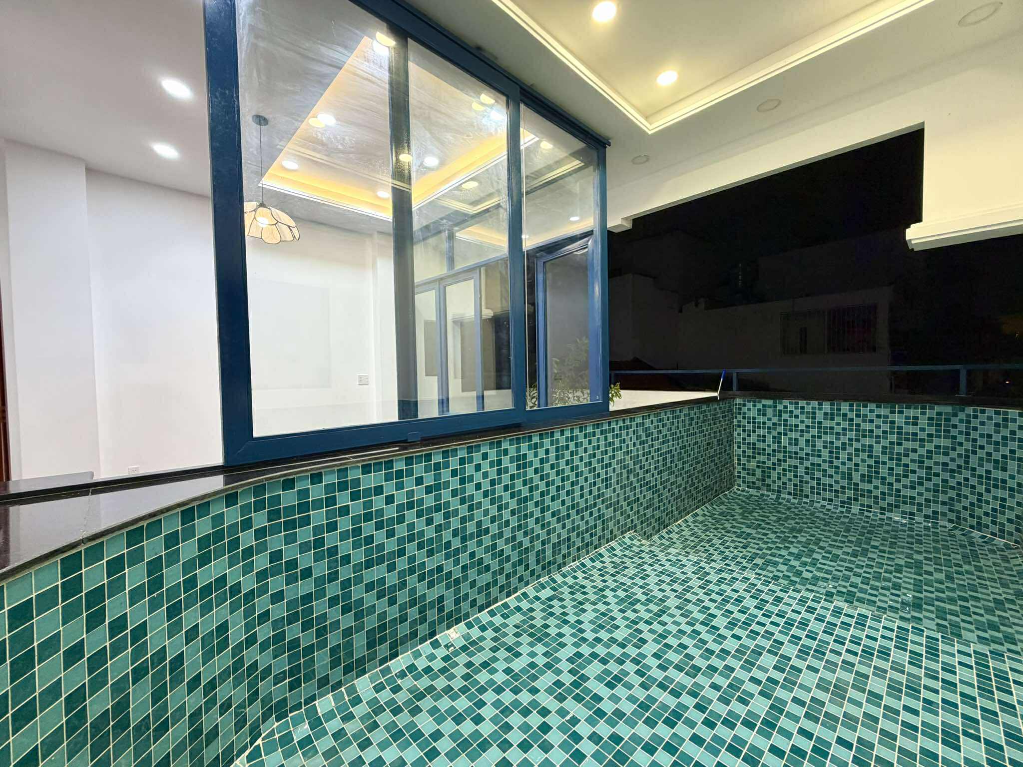 VILLA MẶT TIỀN PHÚ NHUẬN GIÁP NGUYỄN VĂN TRỖI - HẦM + 4 TẦNG THANG MÁY - 18.3 TỶ 4