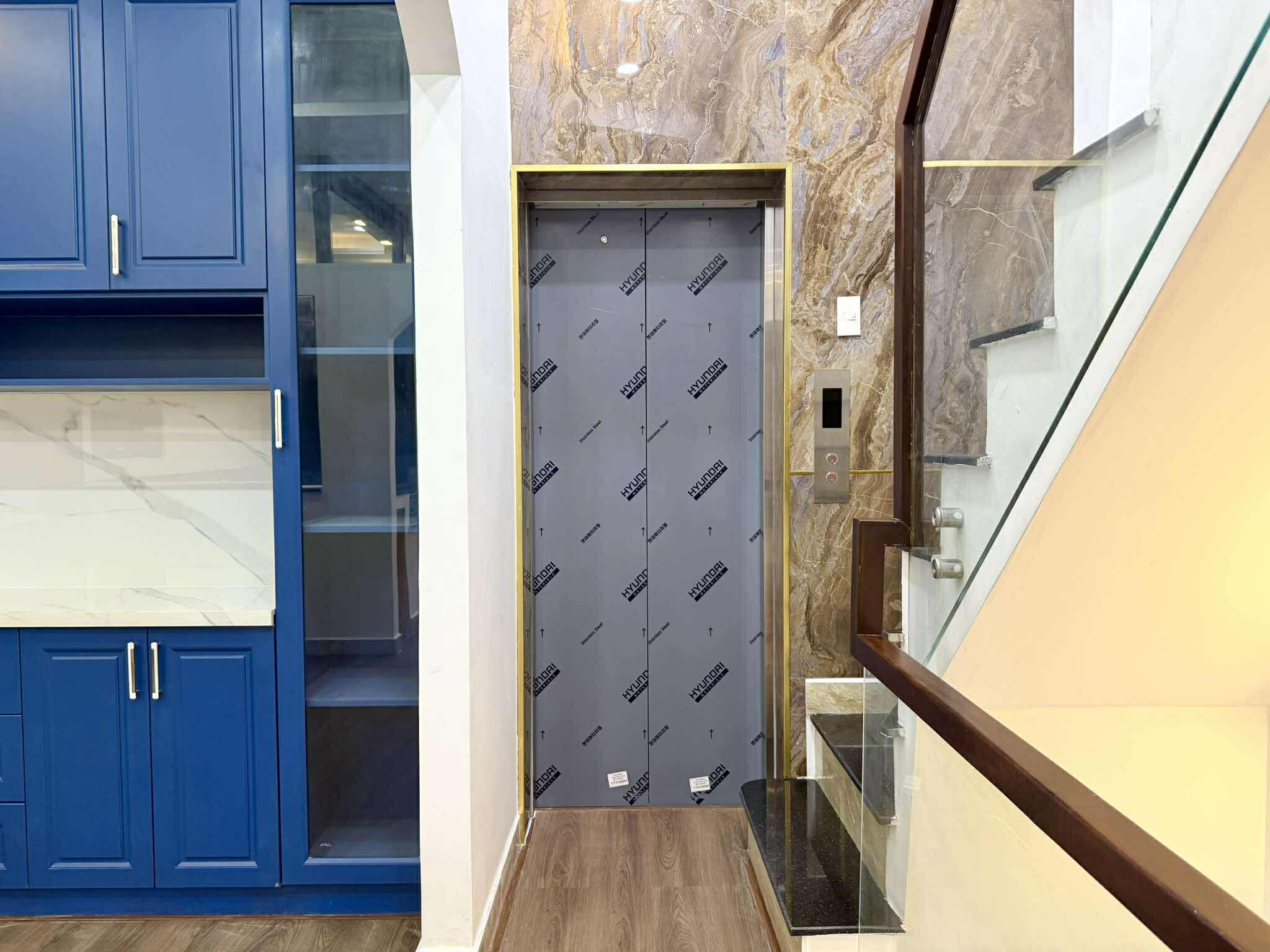 VILLA MẶT TIỀN PHÚ NHUẬN GIÁP NGUYỄN VĂN TRỖI - HẦM + 4 TẦNG THANG MÁY - 18.3 TỶ 2