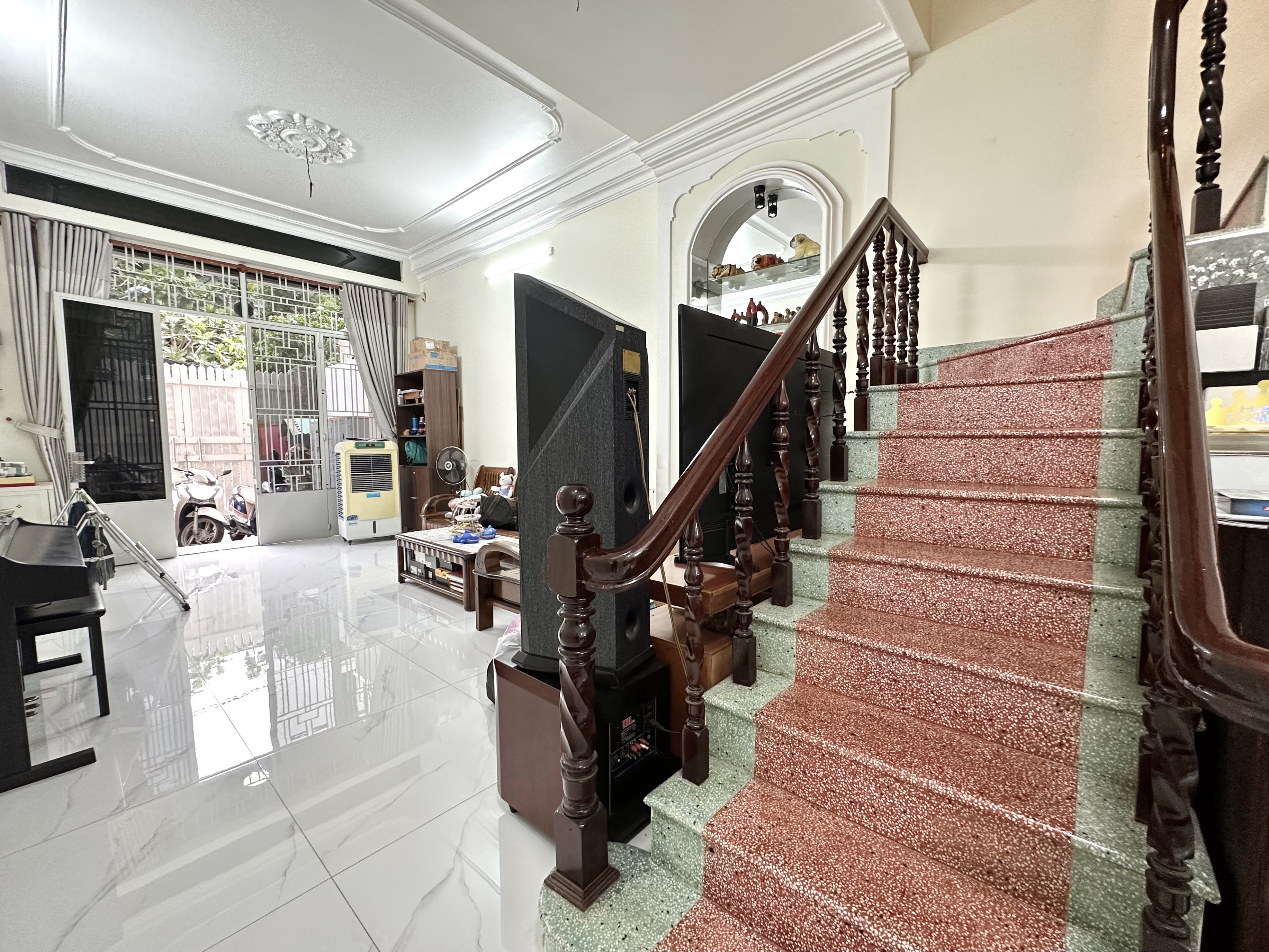 NHÀ ĐẸP 4 TẦNG KIÊN CỐ MẶT TIỀN VŨ NGỌC PHAN - 74m2 4 PN - BANK ĐỊNH GIÁ 15 TỶ 18