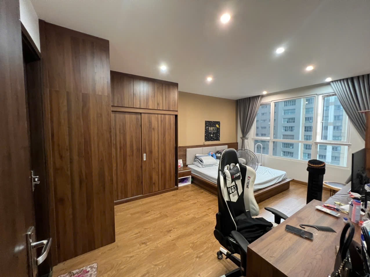 Cần bán căn hộ Seasons Avenue 3 ngủ 122m2, full đồ giá 9.x tỷ 3