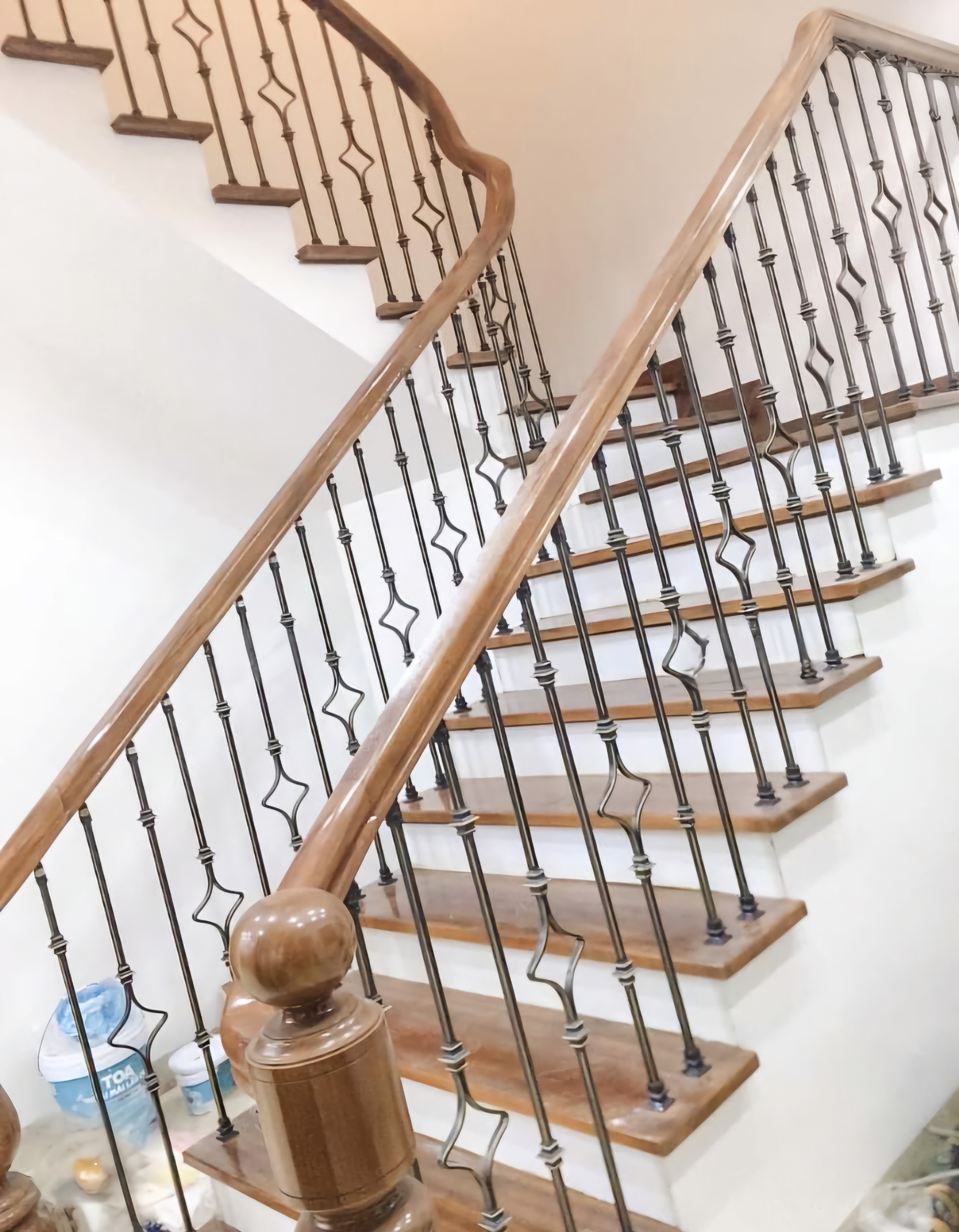 Cho thuê nhà mới, căn góc, Mai Hắc Đế, thang máy; vỉa hè 95m2* 5T- 32 Tr 3