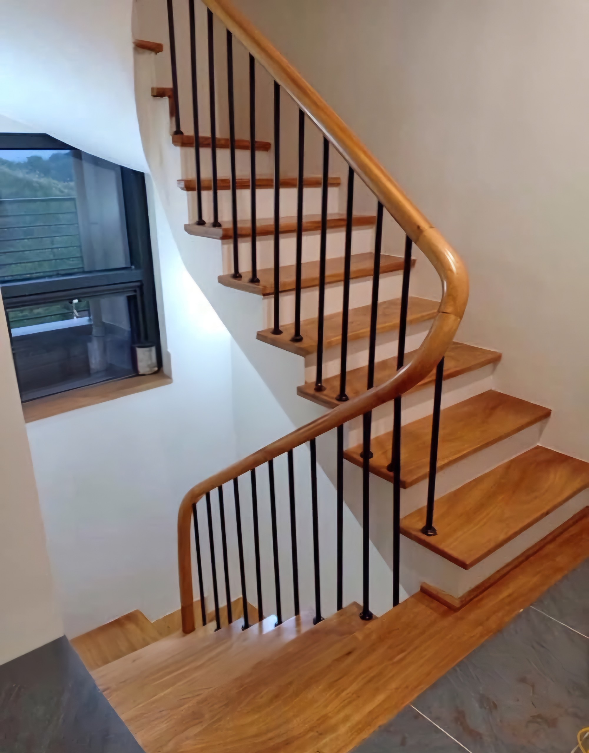 Cho thuê nhà mới, lô góc , thang máy,vỉa hè, 96m2- 4T, Chùa Láng_31 Tr 3