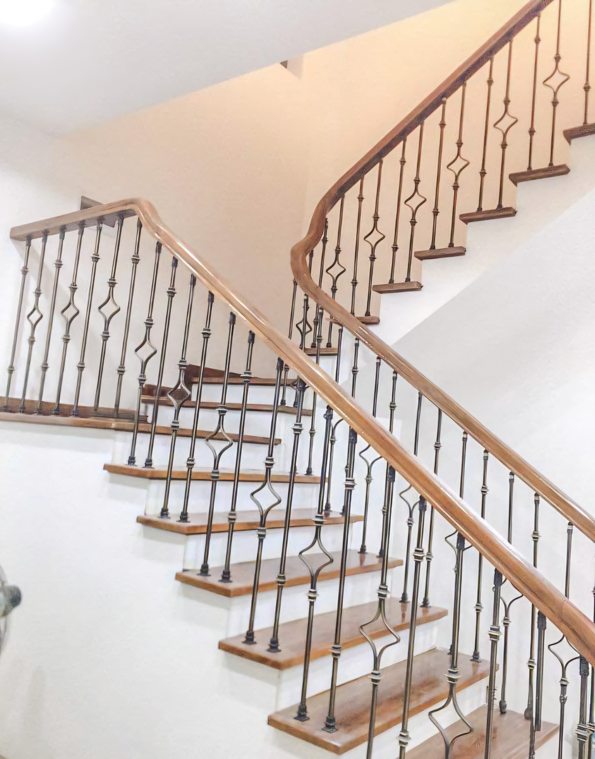 Cho thuê Nhà mới, Hoàng Văn Thái, thang máy, 101m2x 5T vỉa hè 32 Tr 2