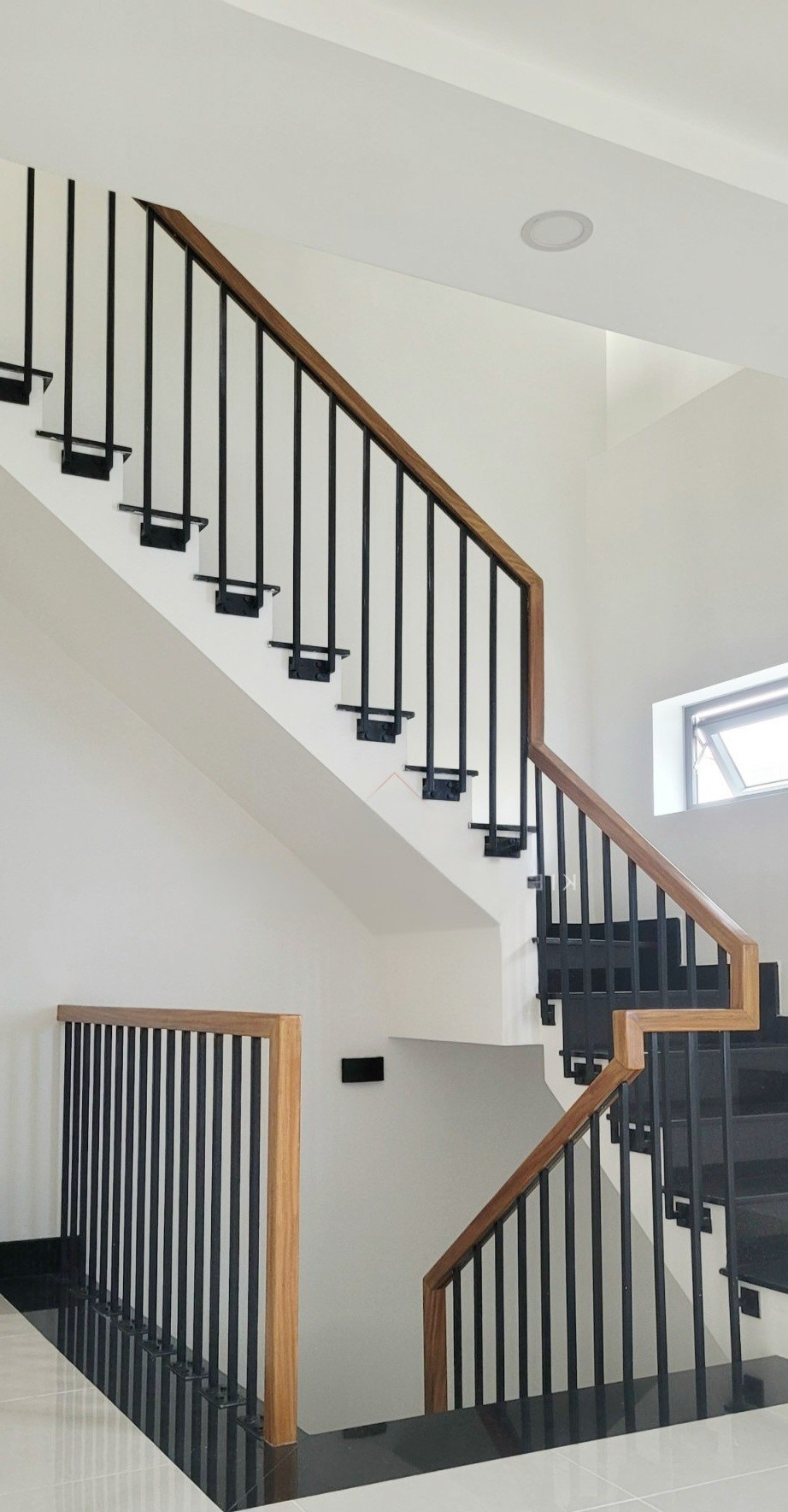 Tôi cho thuê nhà mới, hai cửa đi, 105m2_ 5T; vỉa hè, Minh Khai-30 Tr 3