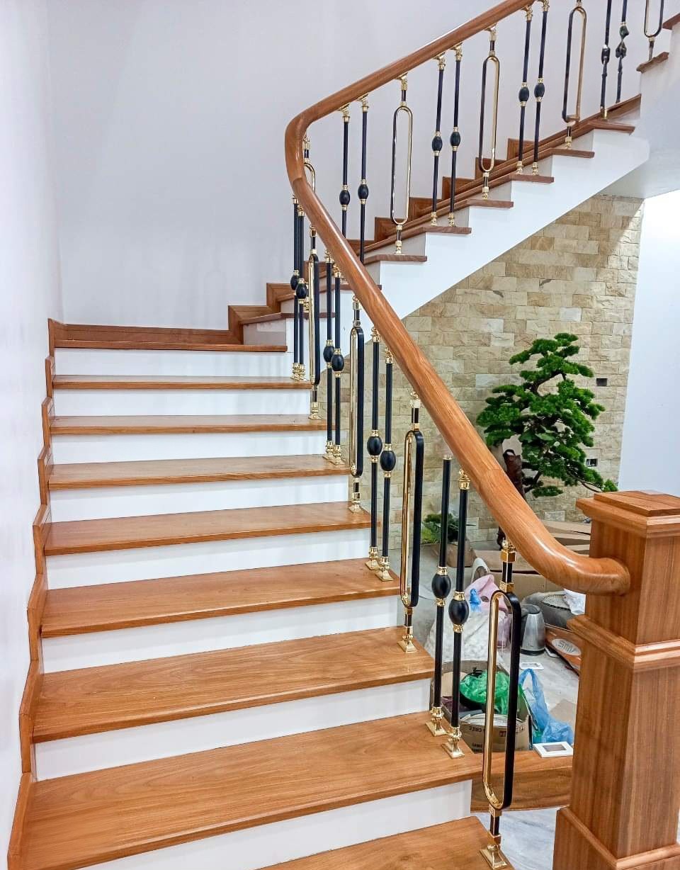 Mình cho thuê nhà mới, hai mặt tiền, Thụy Khuê, 111m2x 4T vỉa hè 30 Tr 2