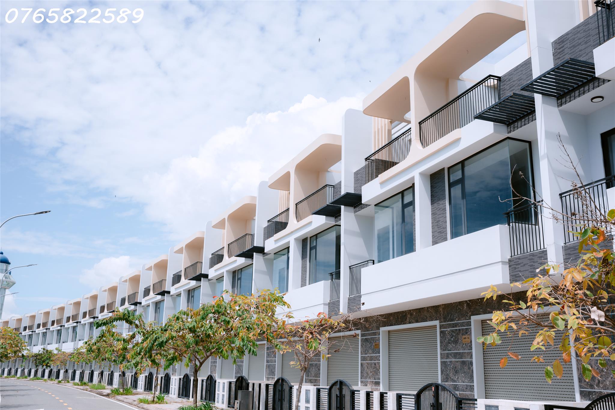 BÁN NHÀ THE LIGHT CITY – ĐỐI DIỆN TRƯỜNG FPT – NGAY CÔNG VIÊN & HỒ BƠI 3