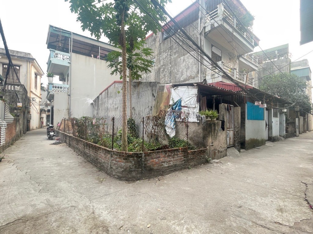 Bán đất Ngọc Thuỵ 42m lô góc oto vào chỉ 5 tỷ1. LH 0936123469