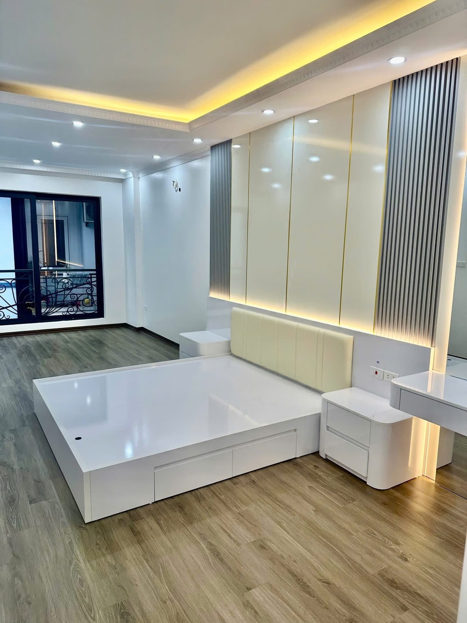 BÁN NHÀ TRẦN QUỐC VƯỢNG CẦU GIẤY NGÕ Ô TÔ NHÀ MỚI TINH 7 TẦNG THANG MÁY 2 THOÁNG 46M 15,5 TỶ 5