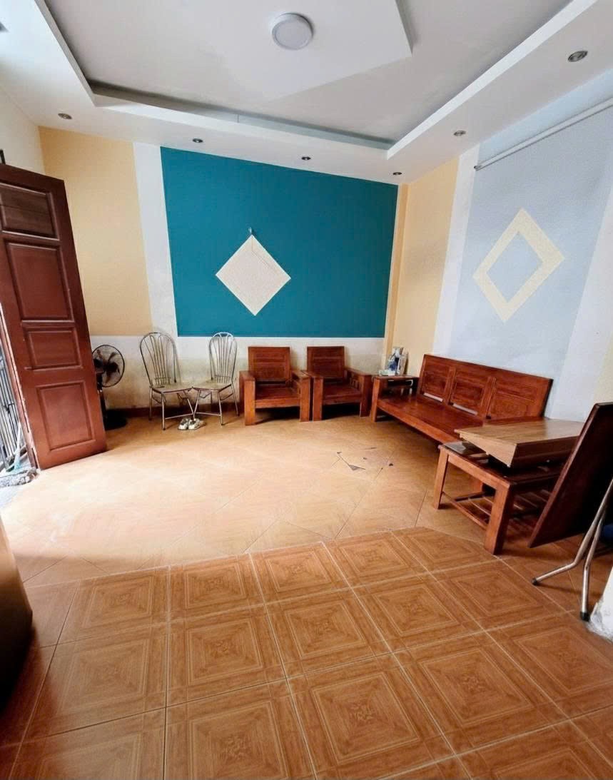 Cho thuê nhà làm CHDV 5 năm, cho CẢI TẠO Tam Trinh, Hoàng Mai 40m x 4T giá 9 triệu