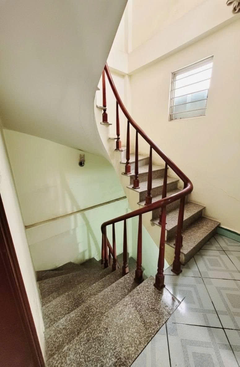 Cho thuê nhà làm CHDV 5 năm, cho CẢI TẠO Tam Trinh, Hoàng Mai 40m x 4T giá 9 triệu 5