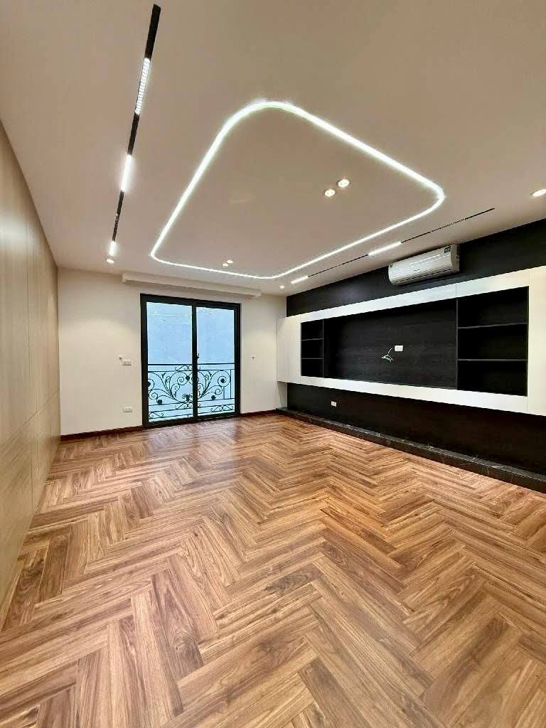 Bán nhà siêu đẹp, có thang máy, ô tô tránh phố Cầu Giấy, nhà 7t x 43m Giá nhỉnh 13 tỷ 2