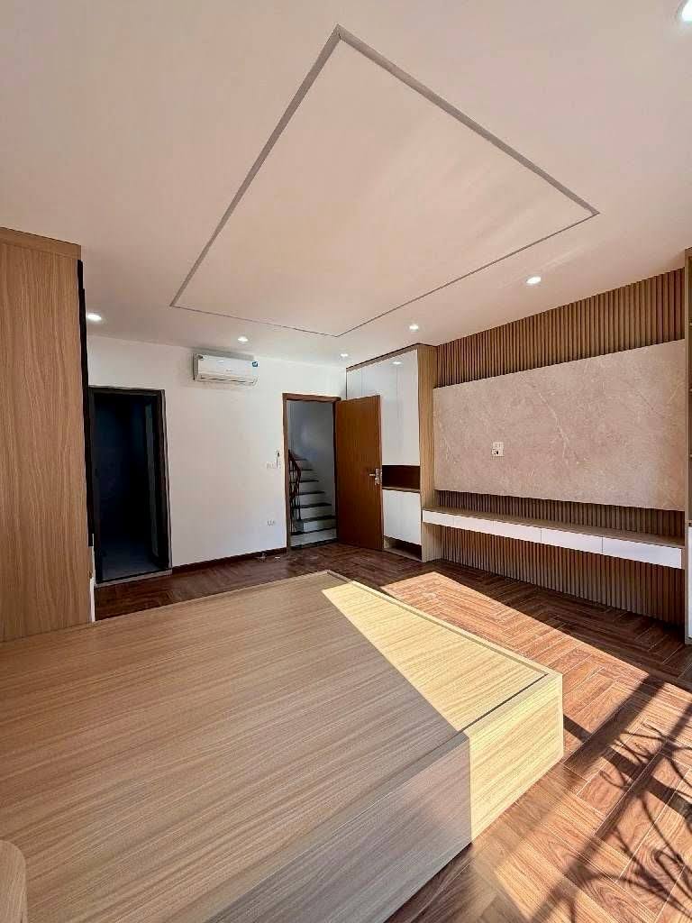 Bán nhà siêu đẹp, có thang máy, ô tô tránh phố Cầu Giấy, nhà 7t x 43m Giá nhỉnh 13 tỷ 4