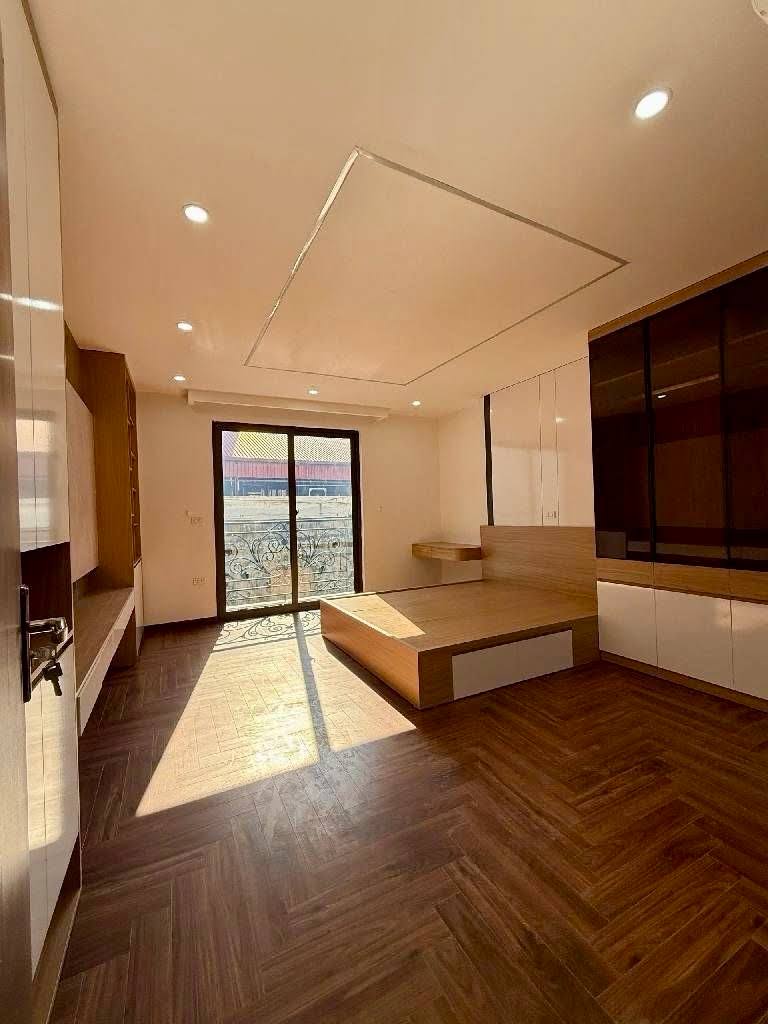 Bán nhà siêu đẹp, có thang máy, ô tô tránh phố Cầu Giấy, nhà 7t x 43m Giá nhỉnh 13 tỷ 5