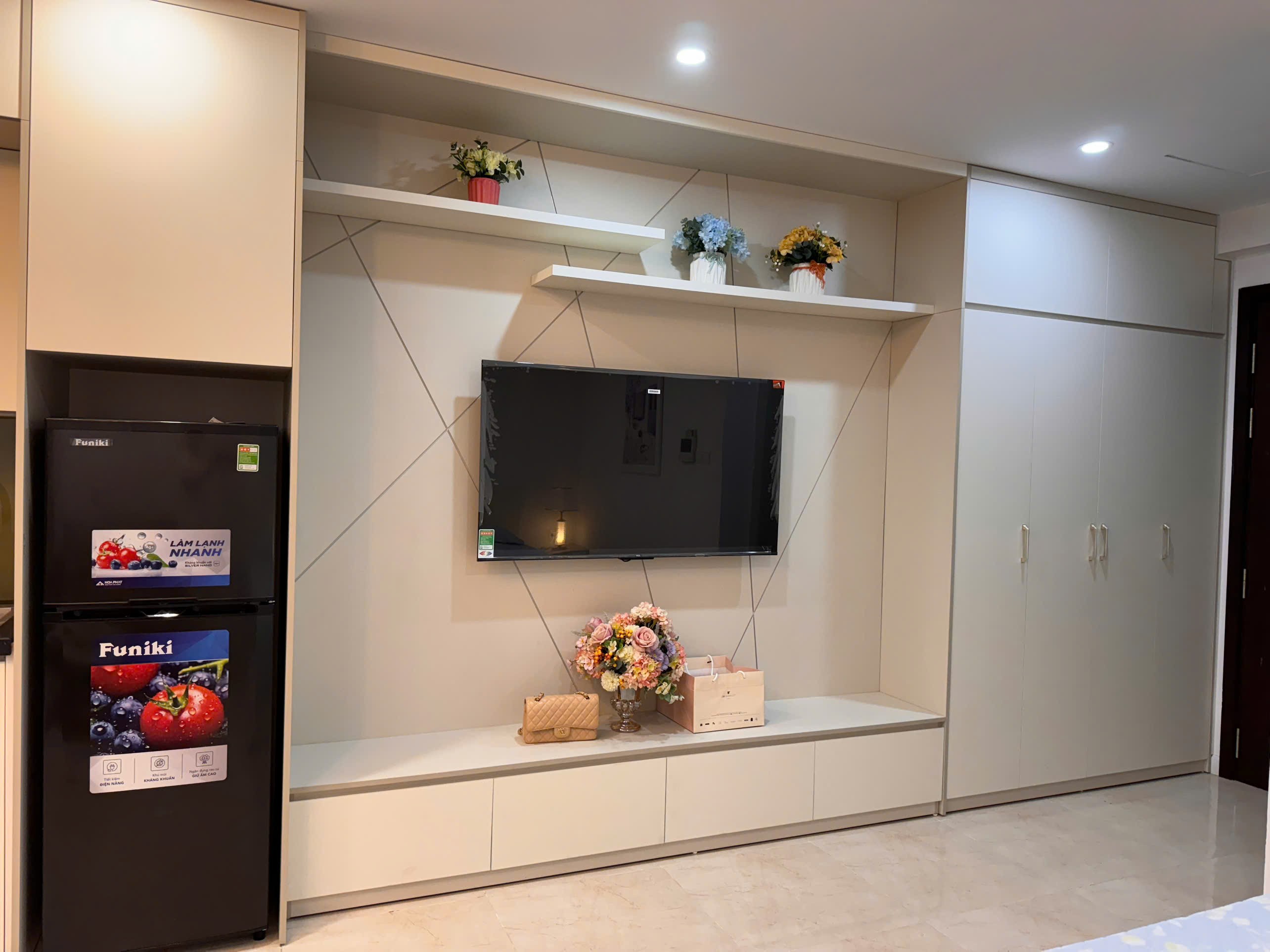 Vinhomes D'Capitale bán gấp căn hộ 1,5 ngủ, dt 53m2 giá tốt 5