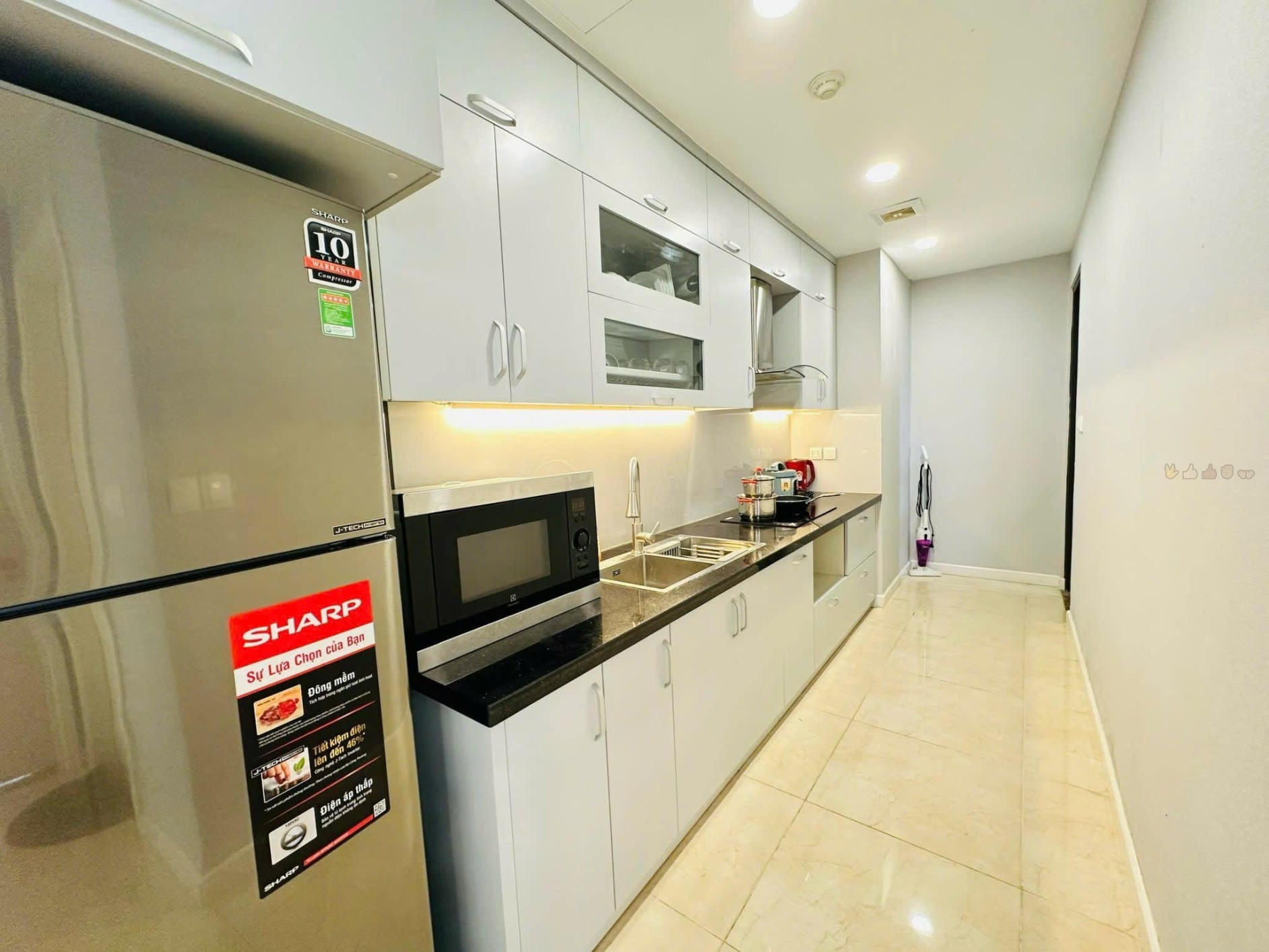 Bán căn hộ 2PN - VIEW HỒ Vinhomes D'capitale, full đồ giá 9 tỷ 3