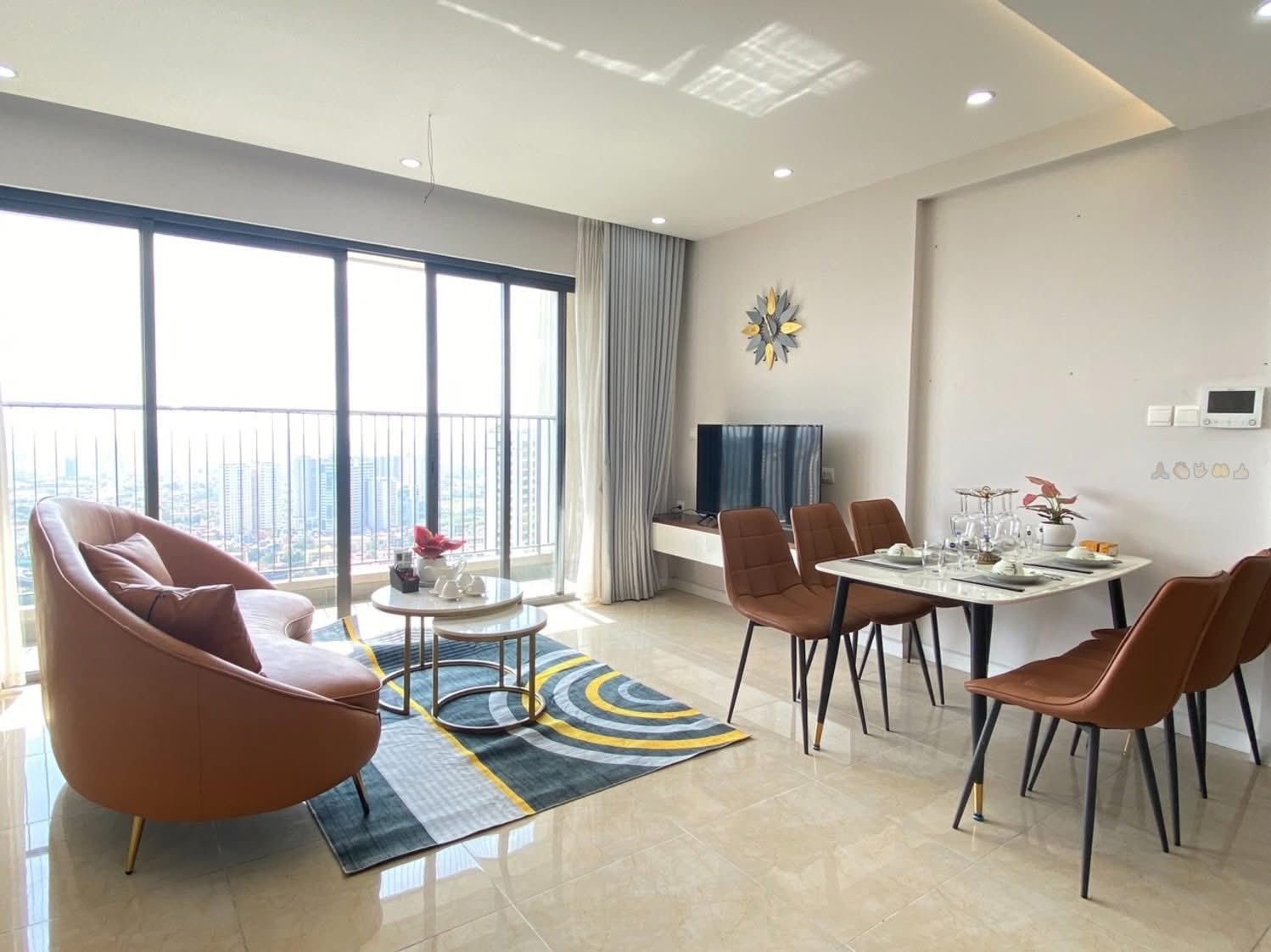 VINHOMES D'CAPITALE - Bán căn hộ VIEW HỒ 2PN, 83m2 tại C7, giá tốt 4