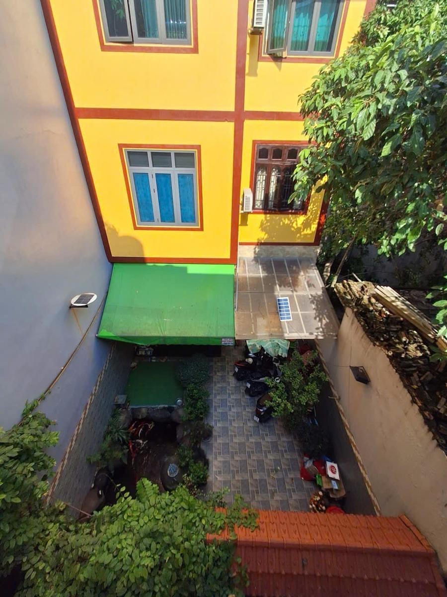 Bán nhà Võ Thị Sáu - 40m ra hồ - đối diện công viên - ngõ thông - 28m2, nhỉnh 6 tỷ