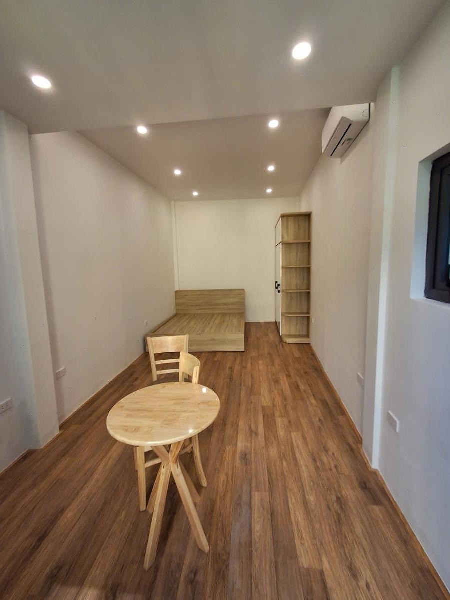 Bán nhà Võ Thị Sáu - 40m ra hồ - đối diện công viên - ngõ thông - 28m2, nhỉnh 6 tỷ 2