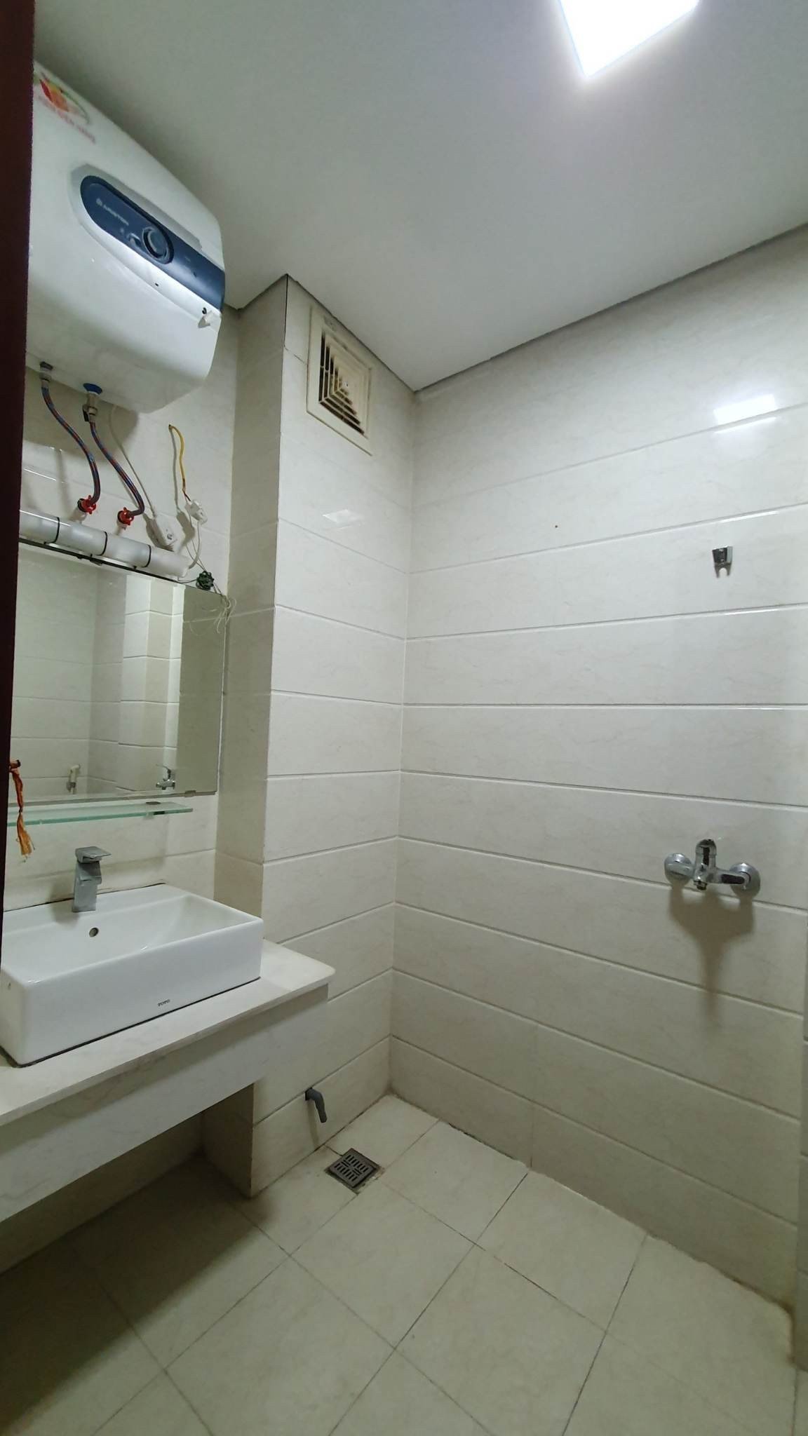 Cho thuê nhà hai mặt tiền, Xã Đàn, PCCC, Thang máy; 103m2* 5T- 53 Tr 3