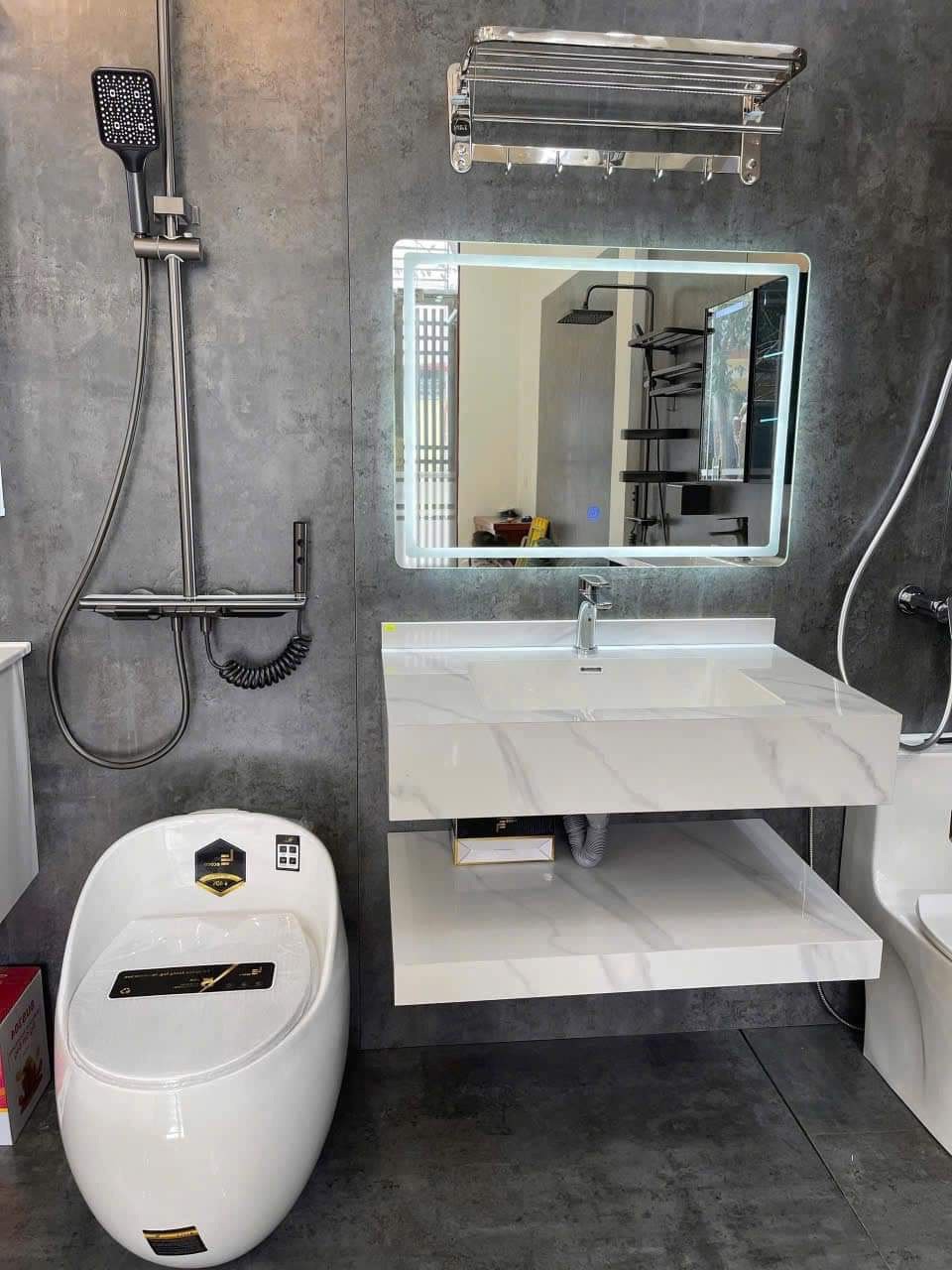 Cho thuê Nhà mới, Tôn Đức Thắng, thang máy; vỉa hè 108m2* 5T- 32 Tr 2