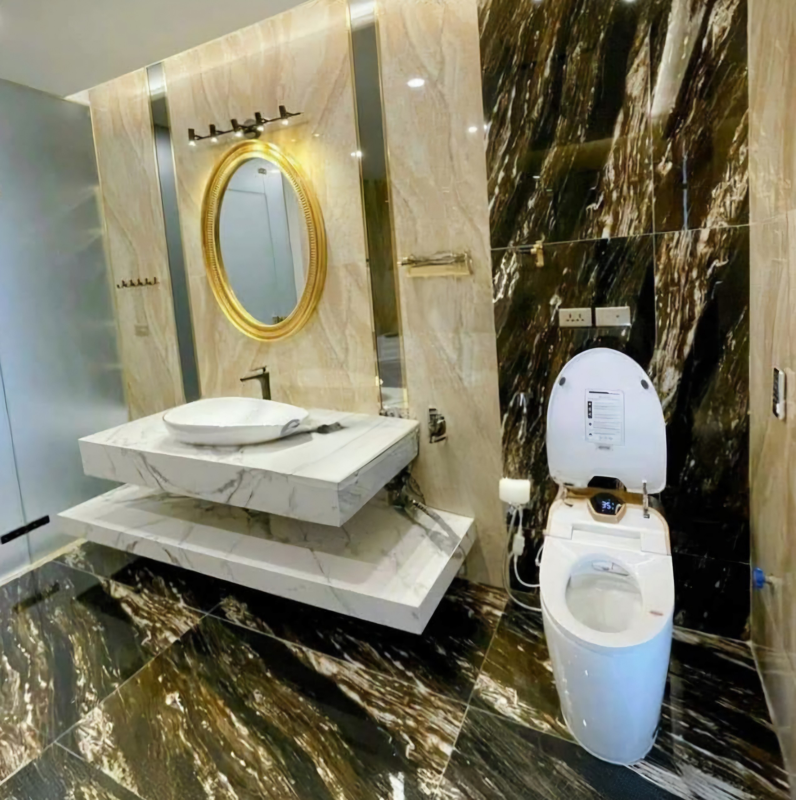 Tôi cho thuê nhà hai cửa đi, mới, Trúc Bạch; vỉa hè 103m2* 4T- 28 Tr 2