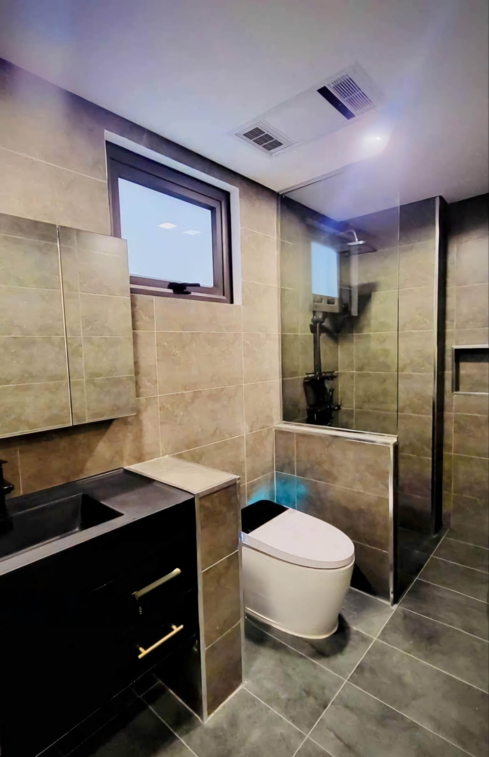 Cho thuê nhà mới, hai mặt tiền, 98m2_ 4T; vỉa hè, Trần Nhân Tông-29 Tr 2