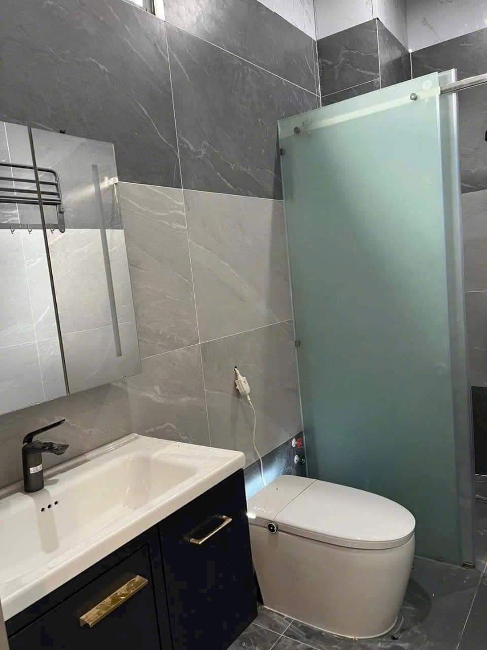 Mình cho thuê nhà mới, căn góc, Tôn Đức Thắng; vỉa hè 110m2* 5T- 28 Tr 3