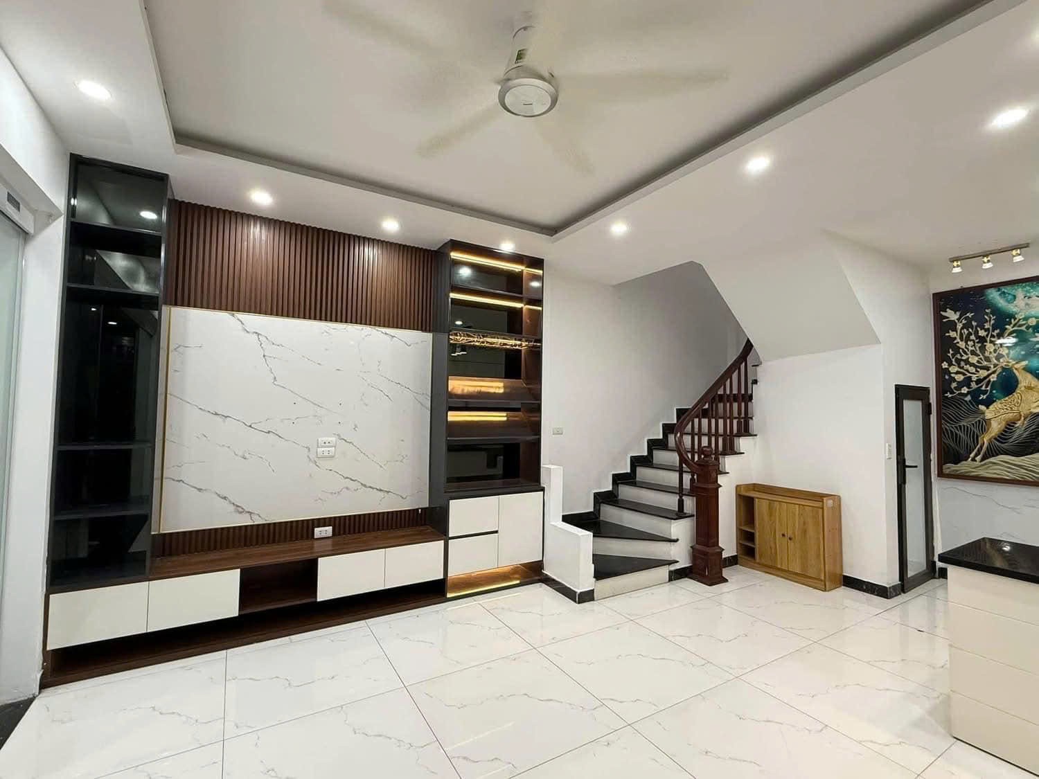 Cho thuê nhà riêng MỚI - ĐẸP ngõ 32 Đồng Me, Nam Từ Liêm 45m x 5T giá 16 triệu