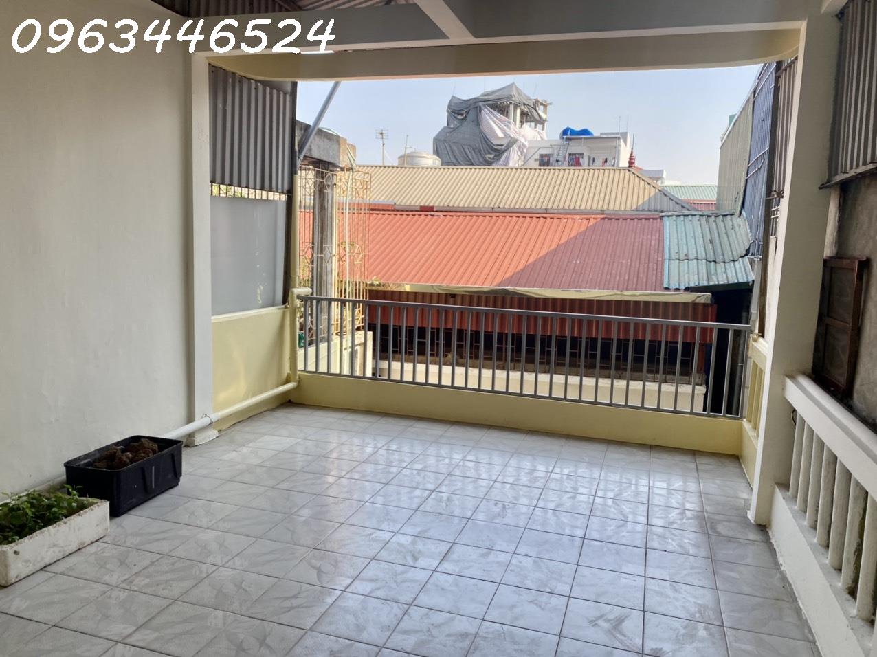 Cho thuê nguyên căn giá rẻ Ngọc Hồi 60m, 3 tầng, mặt tiền 4m, 8.5tr/th, Hoàng Mai. 3