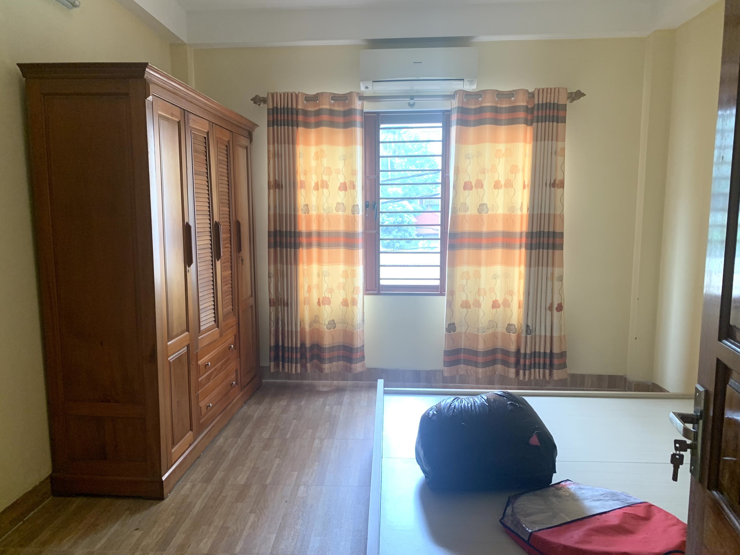 Chính chủ cho thuê nhà riêng 5 phòng ngủ tại Định Công Hạ 2