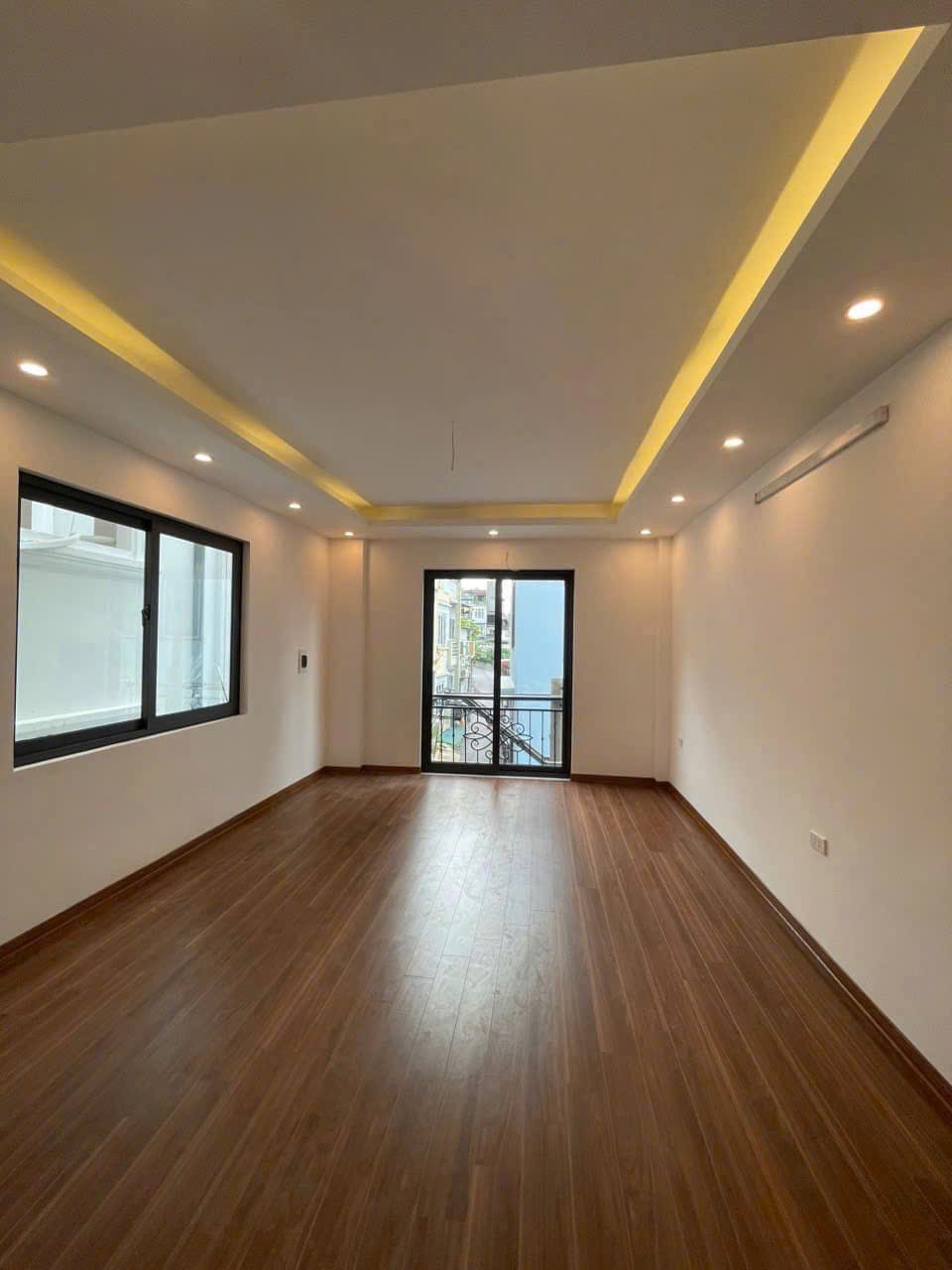 Thuê lâu dài giá rẻ phòng đào tạo Giáp Bát 300m, tầng 3,4, mặt tiền 30m, 40 tr/th, Hoàng Mai. 2