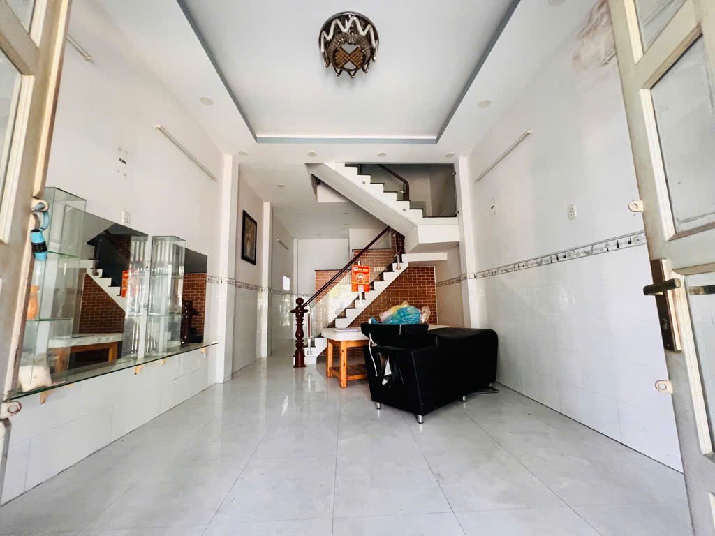 Giảm thêm sâu 100tr bán gấp nhà 2 tầng (4.2x30) Mặt Tiền Thới An 20, Q12 chỉ còn 6₫ 2