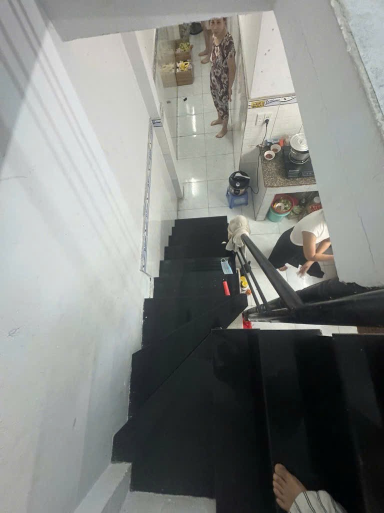 HÀNG THƠM NHÀ 2 TẦNG (4x12) HẺM VIP GẦN MẶT TIỀN TÂN CHÁNH HIỆP 03, Q12 3