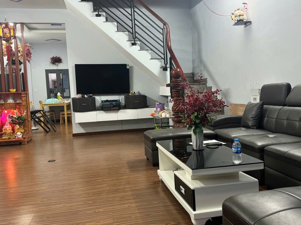 Chính chủ bán nhà mặt phố Tô Ký, Hóc Môn, 7,95 tỷ, 160m2, 2PN, 3WC