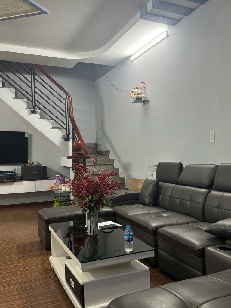 Chính chủ bán nhà mặt phố Tô Ký, Hóc Môn, 7,95 tỷ, 160m2, 2PN, 3WC 3