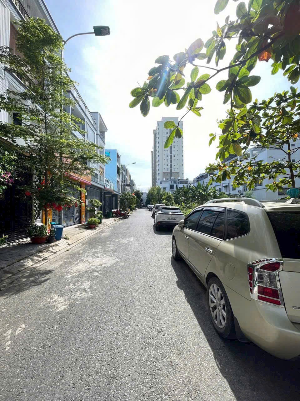 Nhà phố 4 lầu (5 x 16) KDC Hiệp Thành City. Khu này trên 9 tỷ sót đúng 1 căn