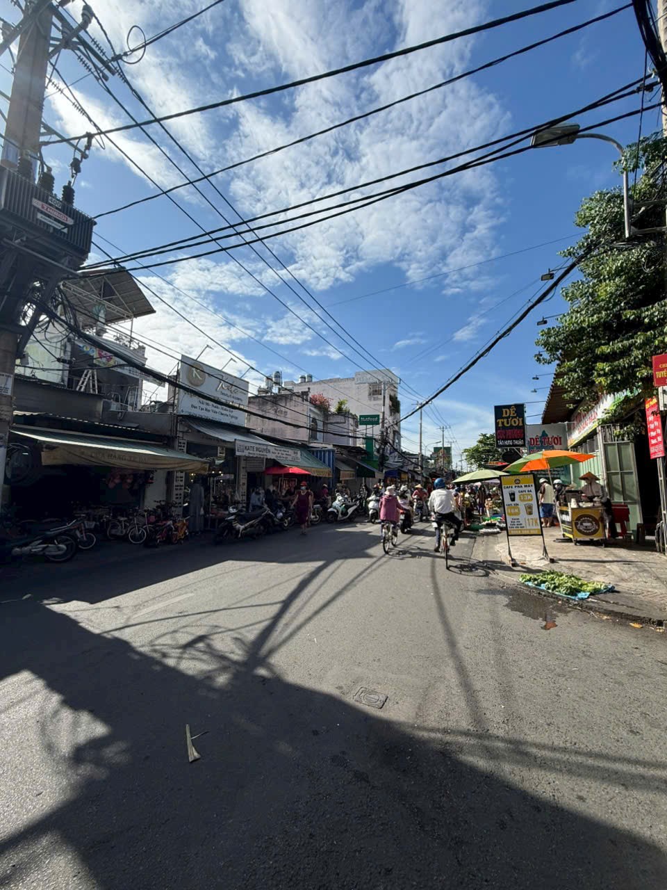 NHÀ (10x28) MẶT TIỀN KINH DOANH ĐỈNH - NGAY CHỢ CÂY SỘP ĐHT02, Q12 3