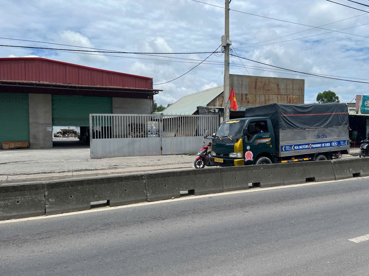 BÁN NHÀ XƯỞNG (20x63) MẶT TIỀN NGUYỄN VĂN BỨA, XUÂN THỚI SƠN – HÓC MÔN 3