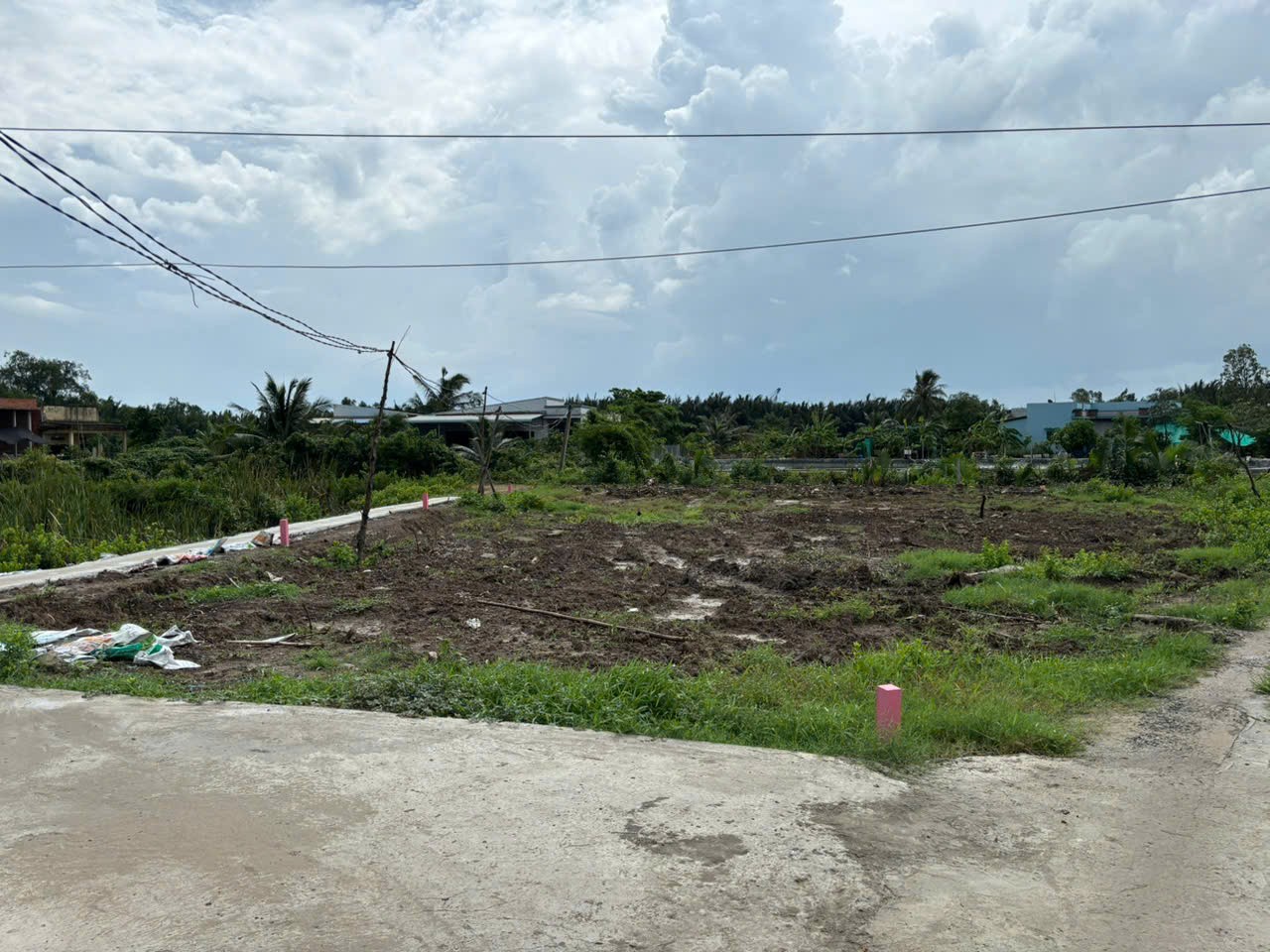 Đất full thổ 609m2 thích hợp làm nhà vườn view sông Vàm Cỏ xã Tân Chánh giá rẻ 700tr 2